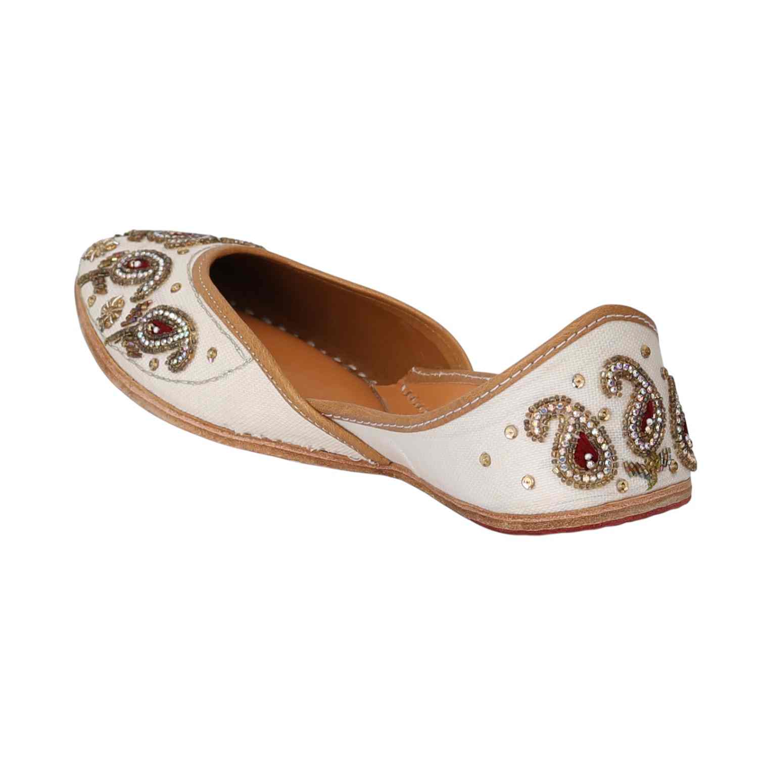 Regal Bloom Embroidered Jutti