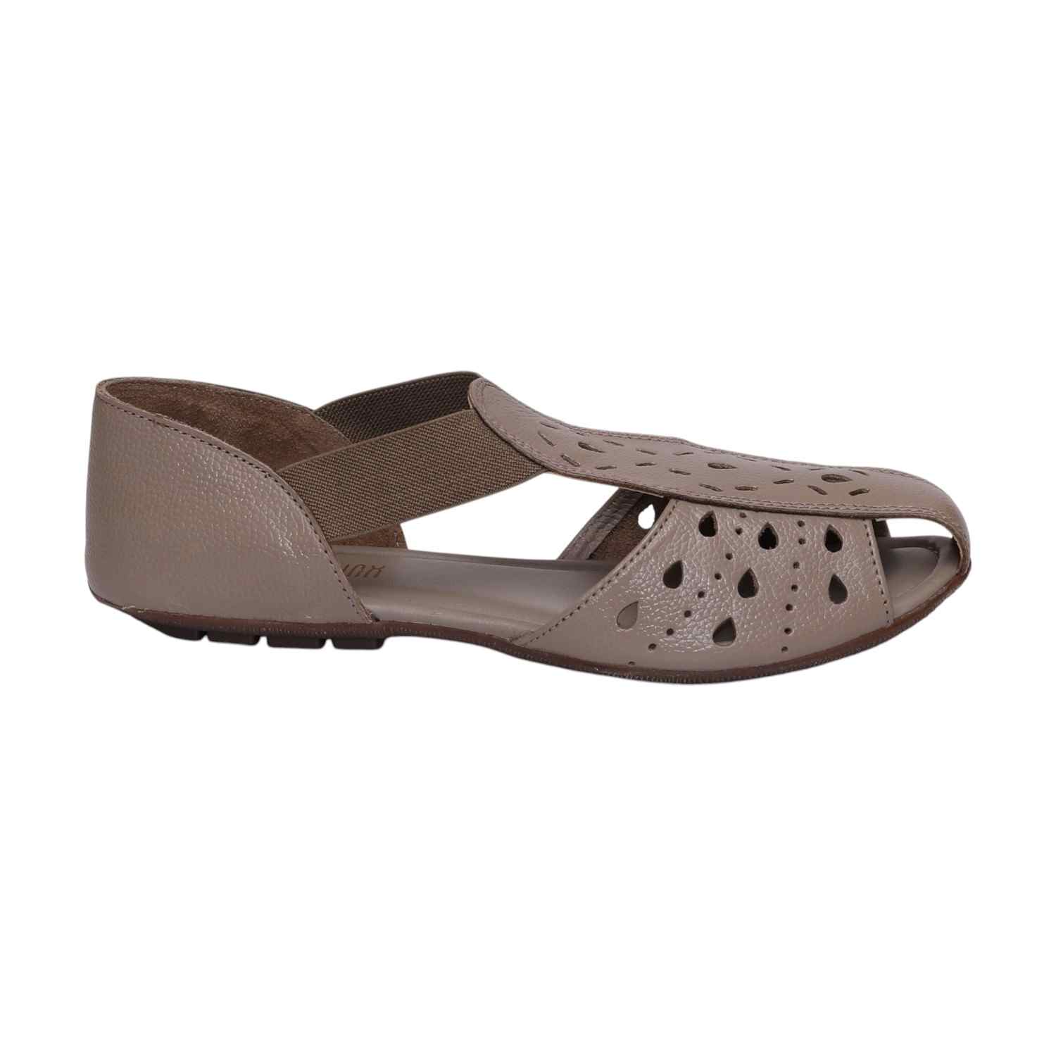 Women Chikoo Sandals Casual Flat
