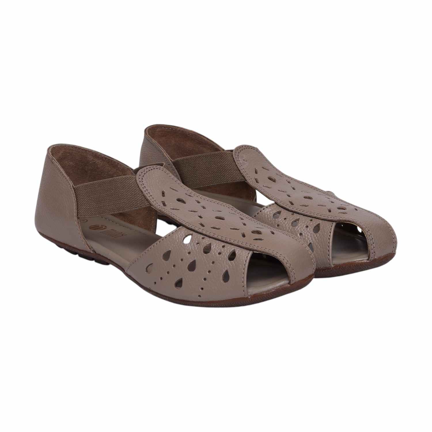 Women Chikoo Sandals Casual Flat