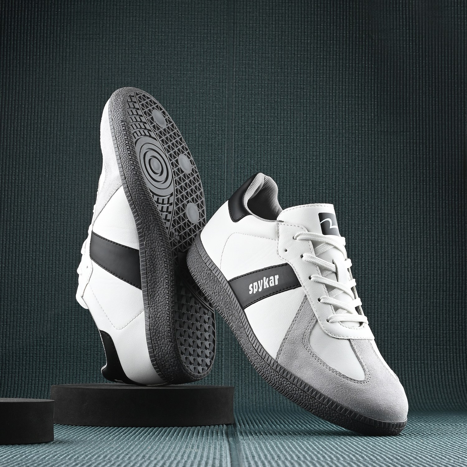 HUON WHITE-BLACK SNEAKERS