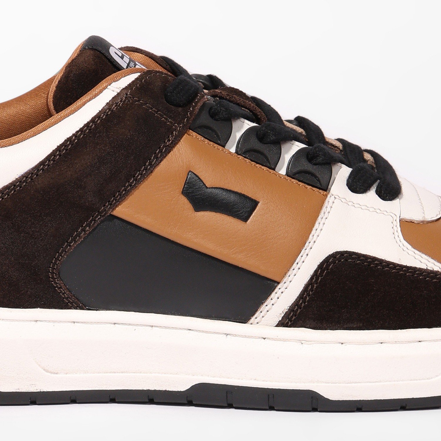 Men Void Runner  Beige Black Sneakers