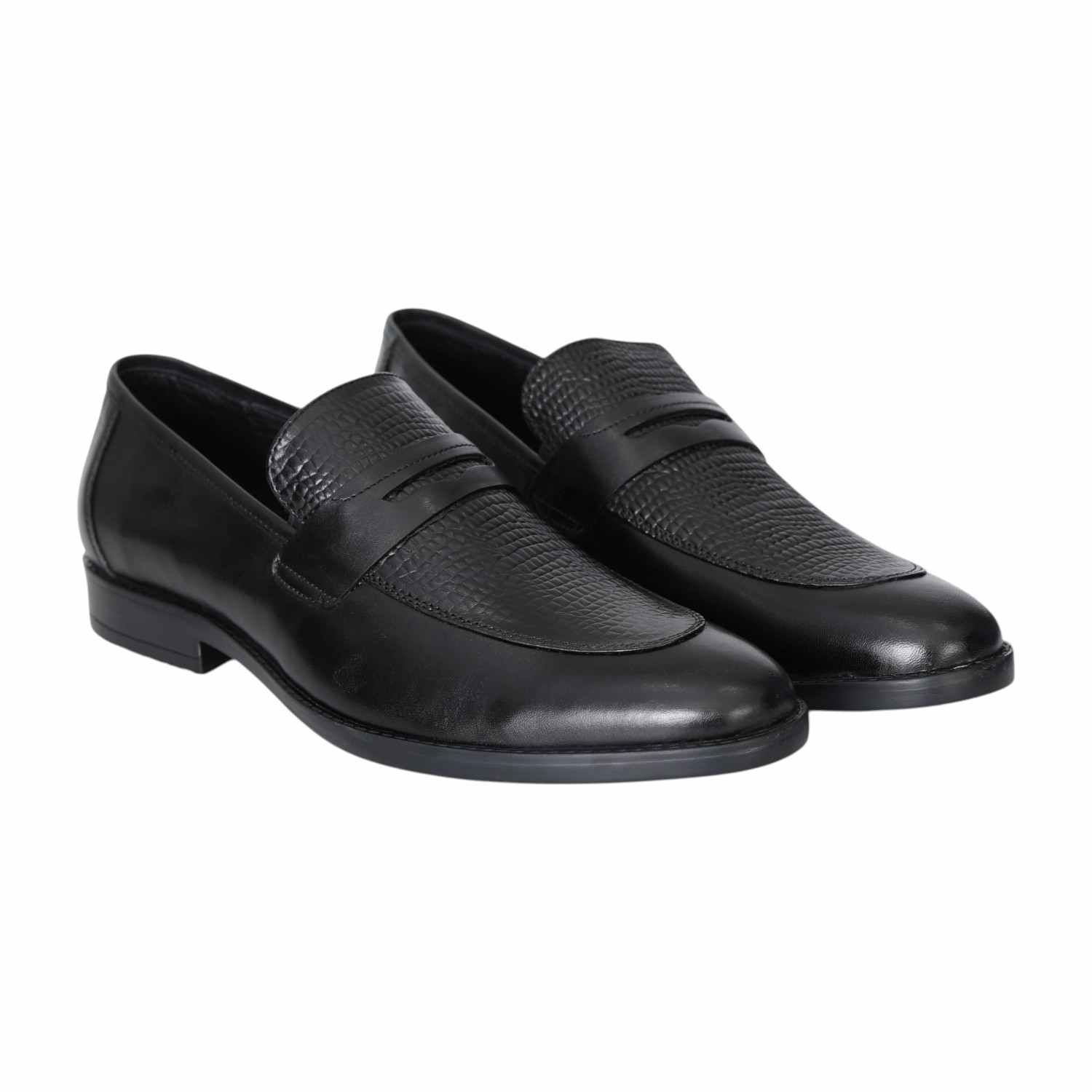Men Black Textured Penny Loafers