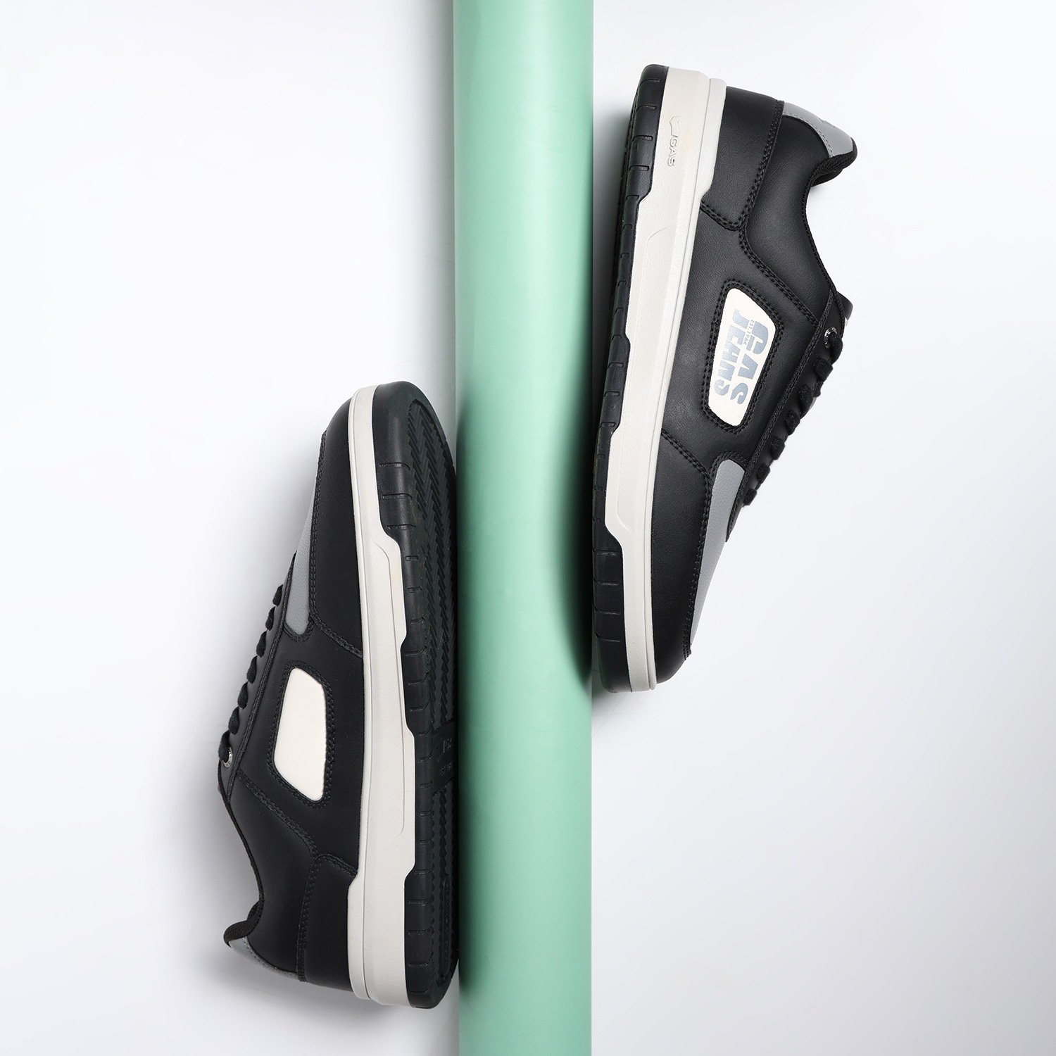 Men ZenithFlex Black Sneakers