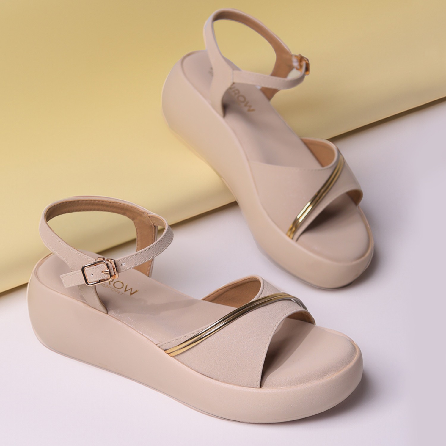 Monrow Kaylee Beige Flatform Heels