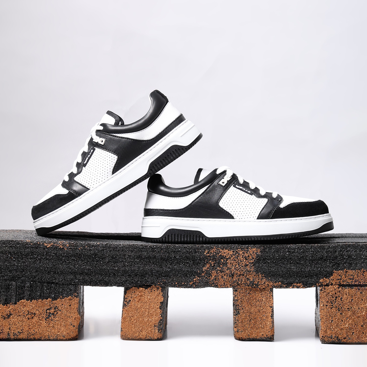 Men Respiro White Black Sneakers