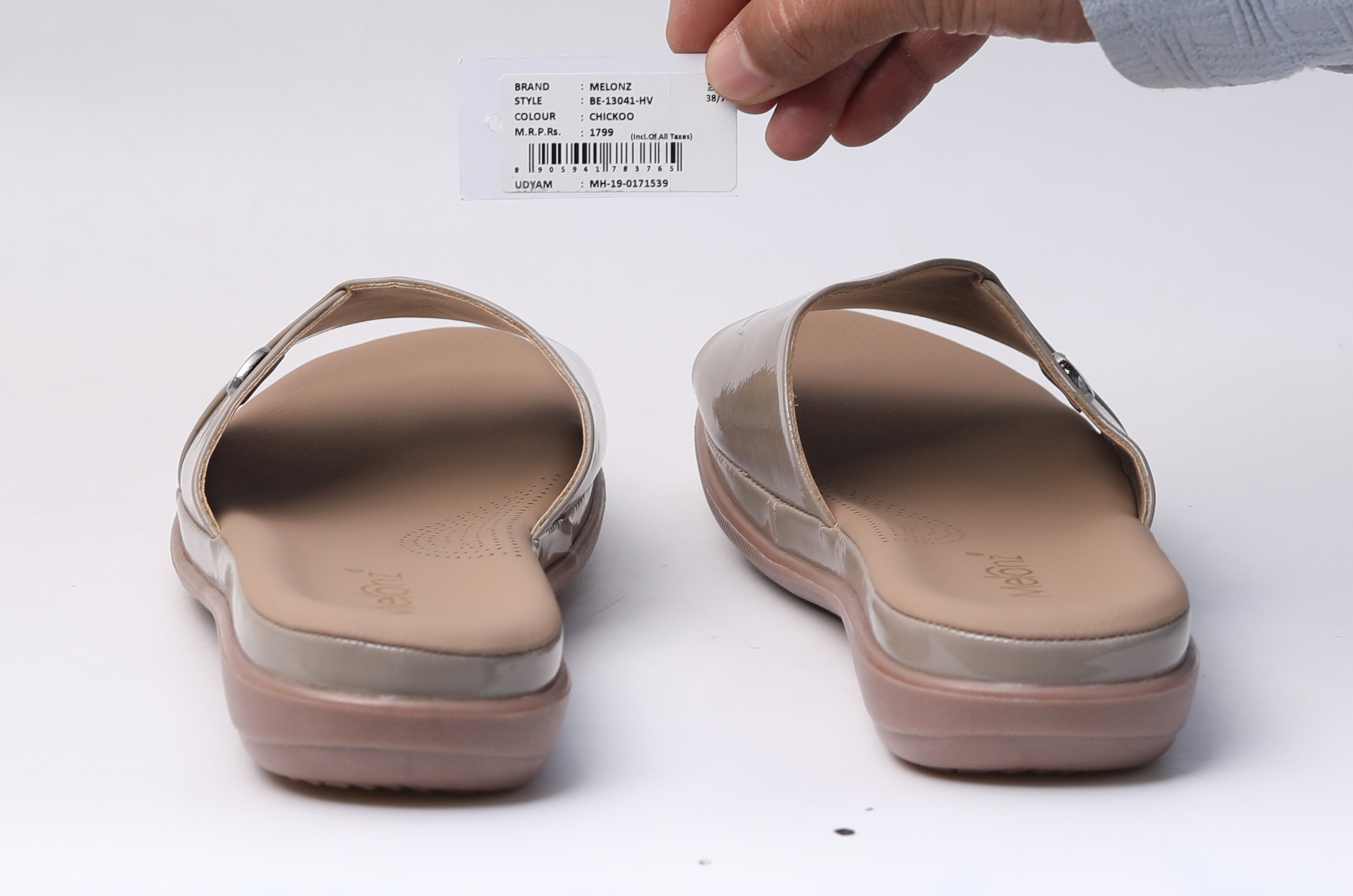 Melonz Women's Beige Glossy Slides