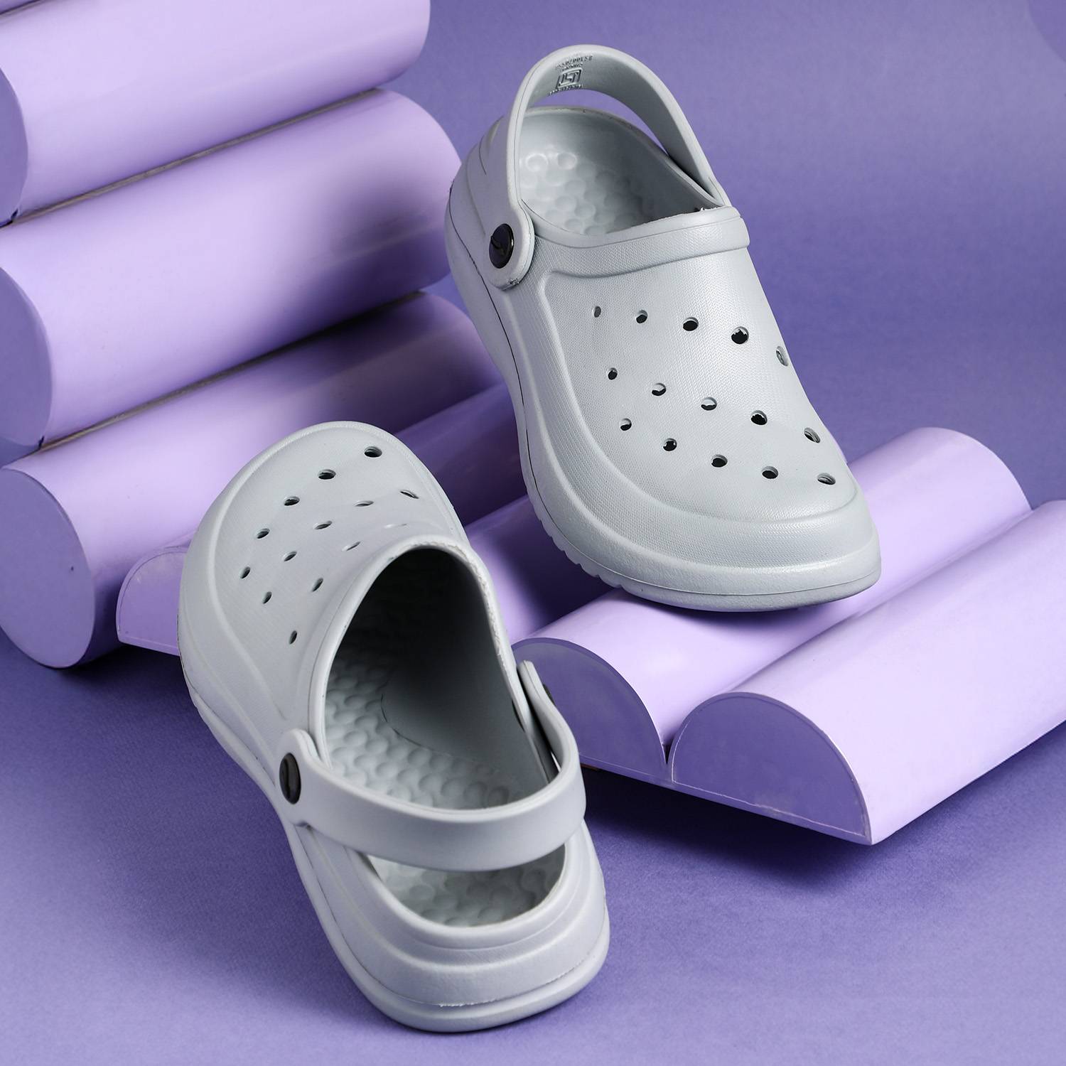 Men Light Grey Clogs