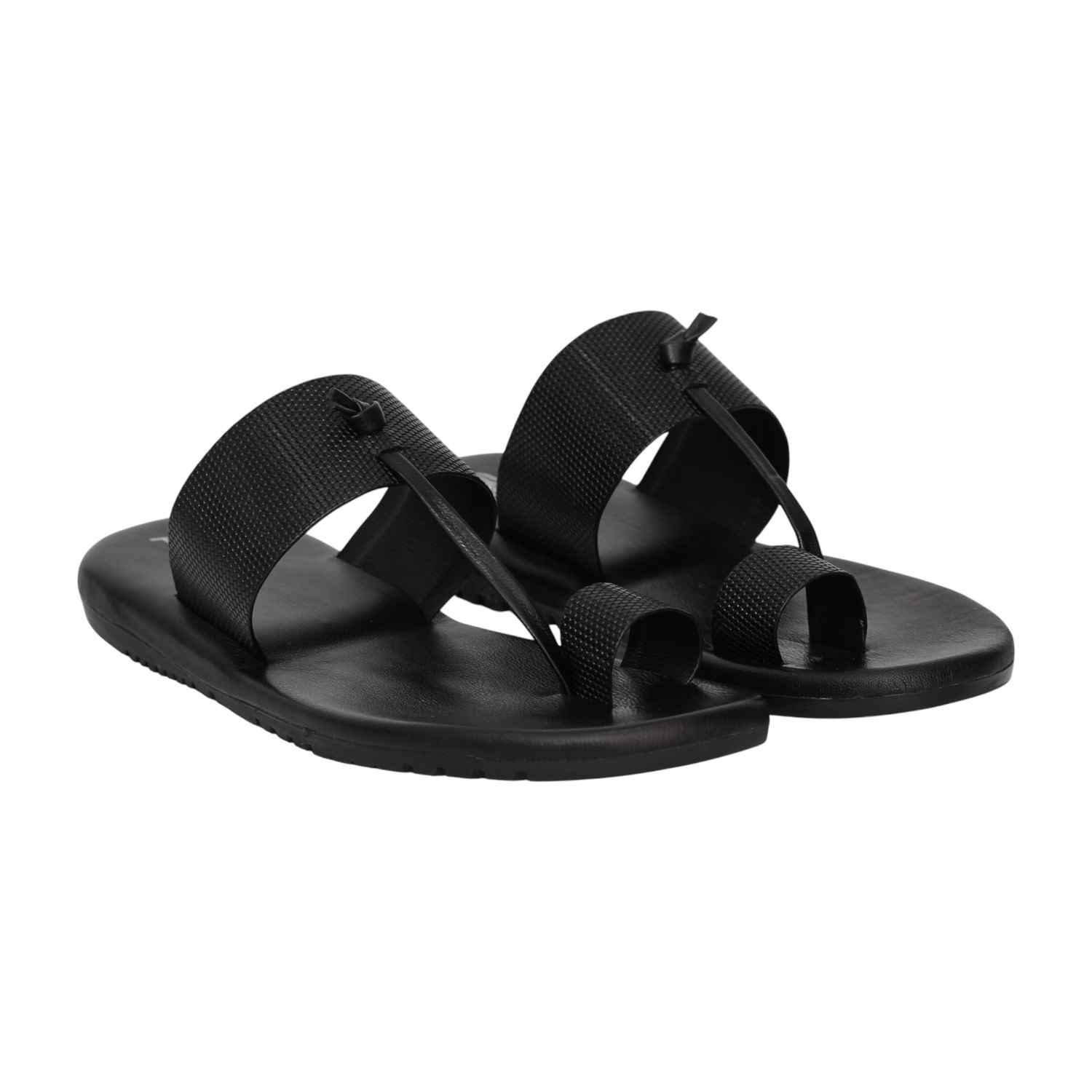 Men Black Nova Textured Toe-Loop Sandals