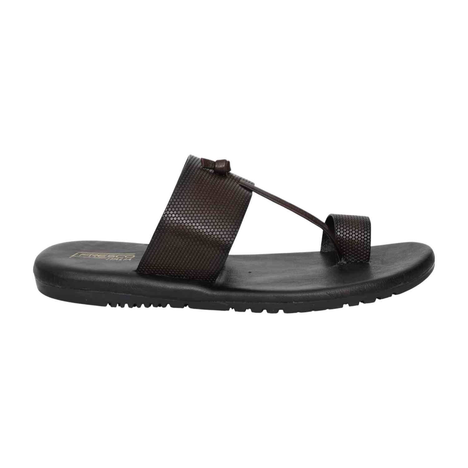 Men Cherry Nova Textured Toe-Loop Sandals
