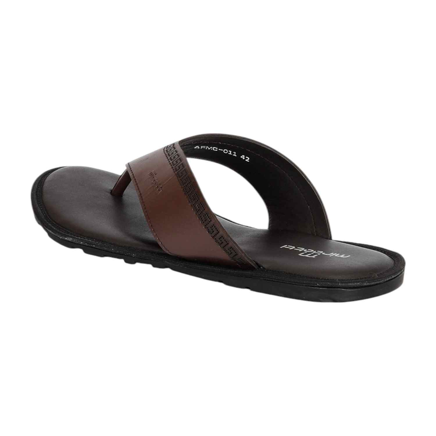 Men Brown Thongs with Simple Detailing