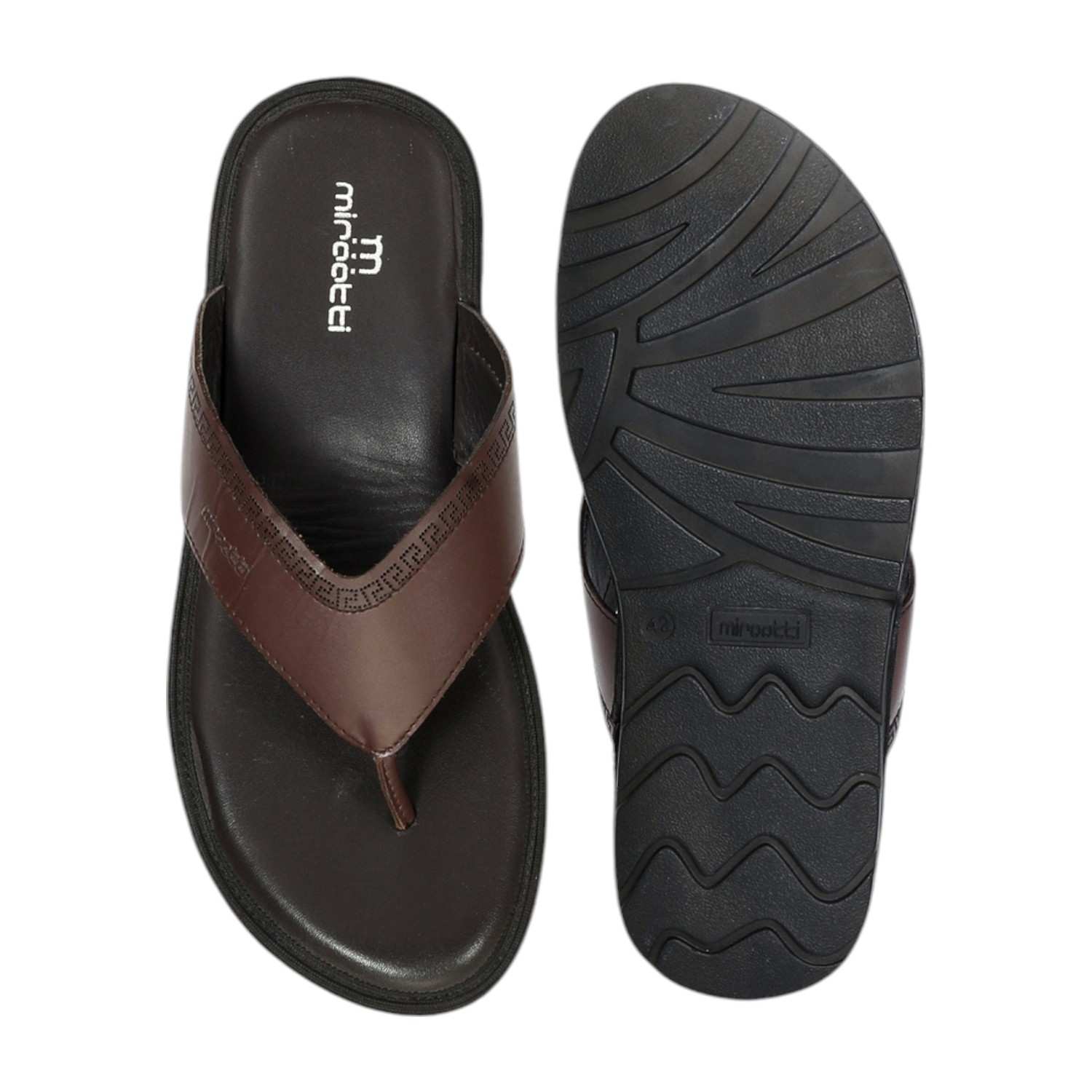 Men Brown Thongs with Simple Detailing