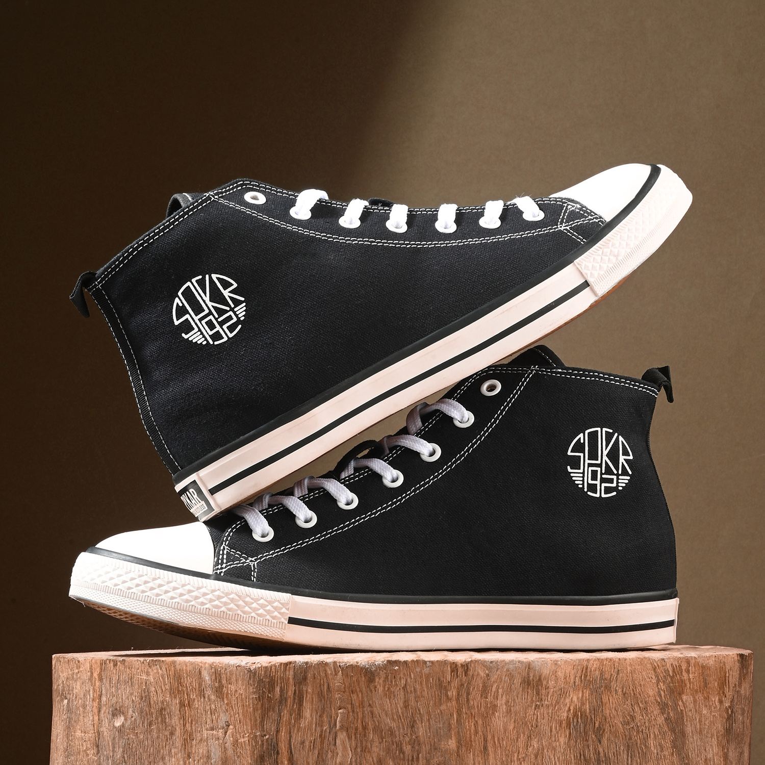 Kiry Men Black-White Oldschool Lace Up Sneaker