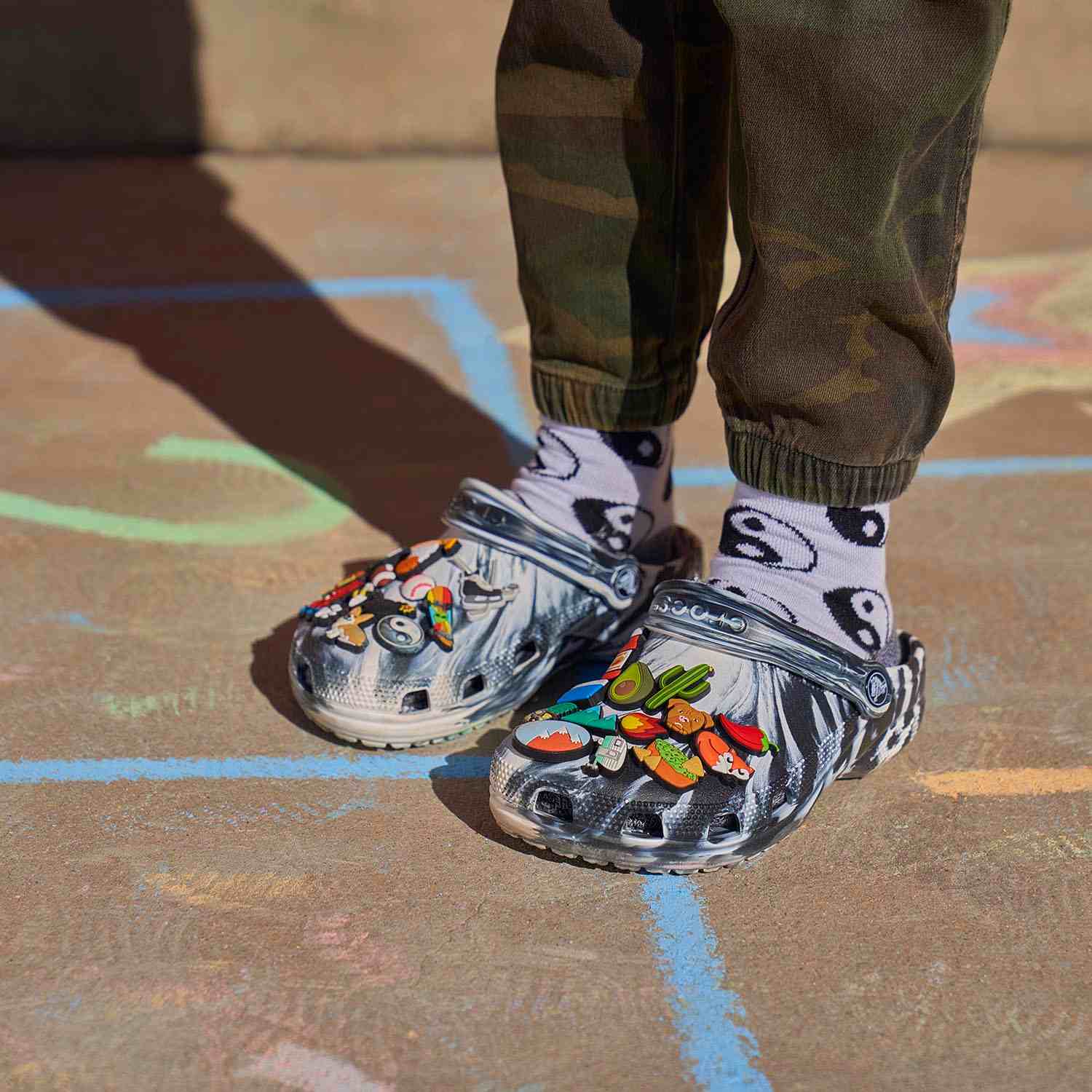 Classic Marbled Unisex Black White Clogs