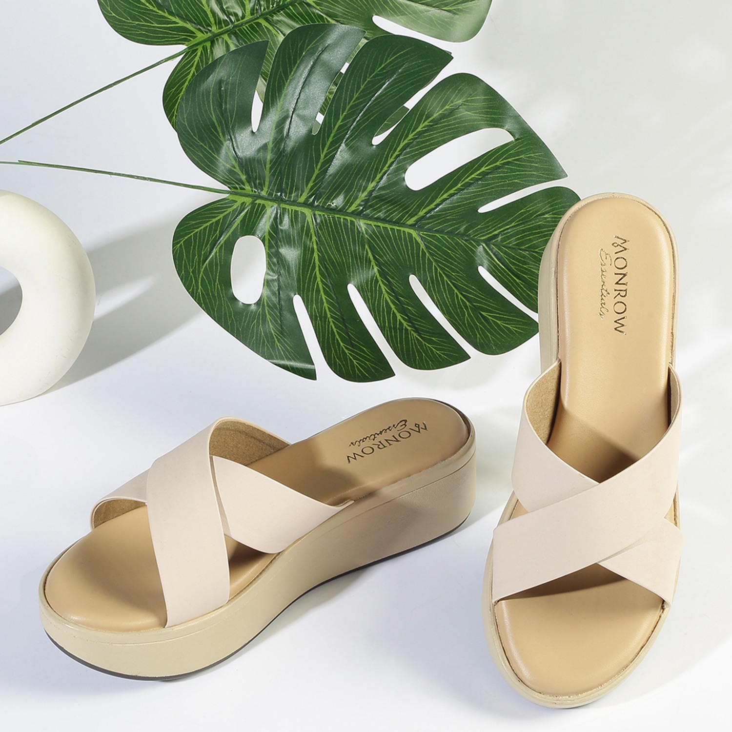 Monrow Siya Cream Wedge