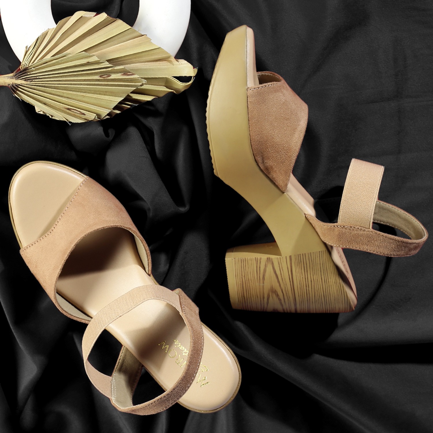 Monrow Dhriti Beige Platform Heels