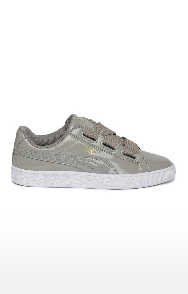 Puma basket clearance heart patent sneakers