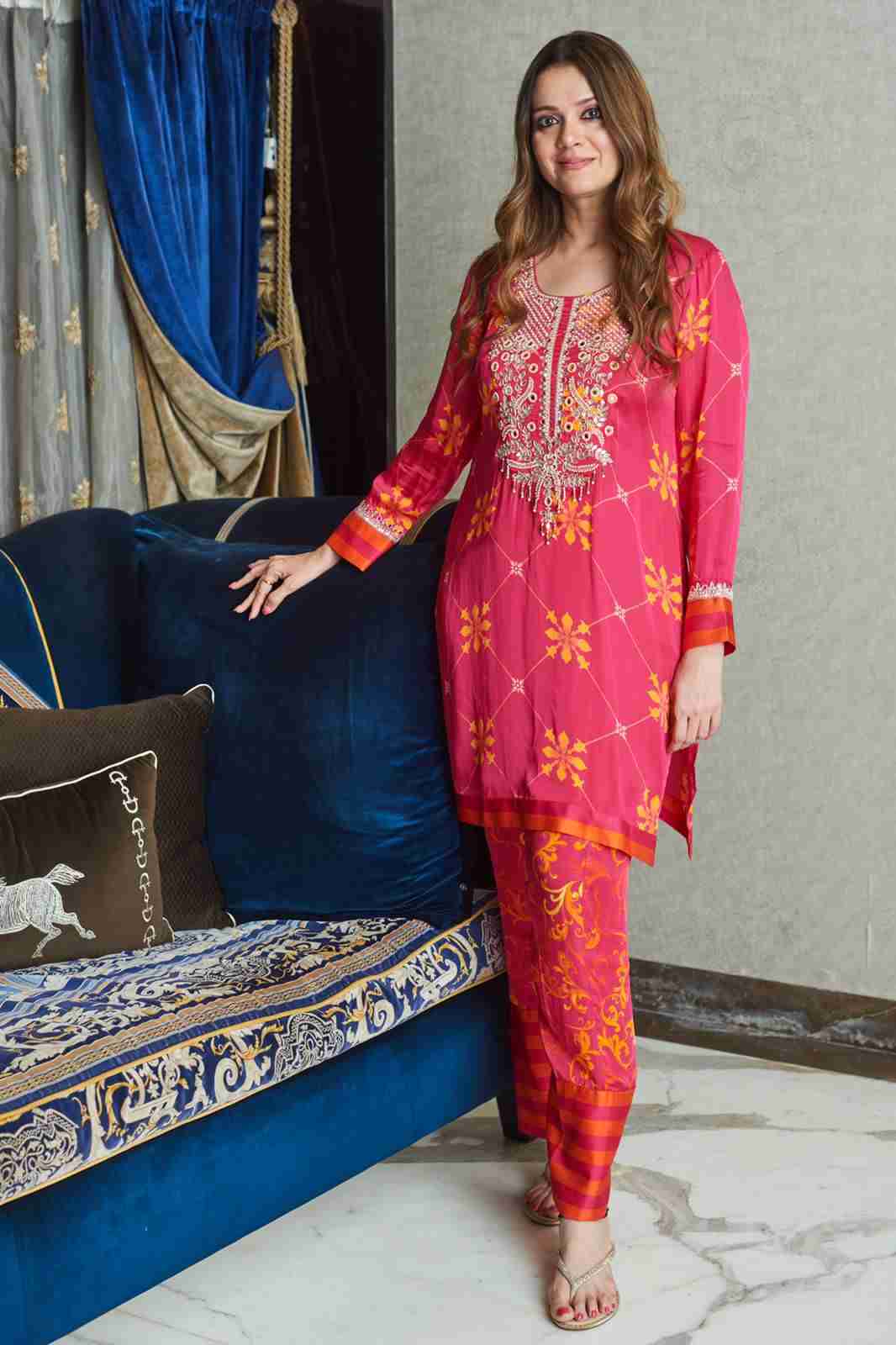 fuscia pink printed kurta with Hand embroidery and palazzo pants