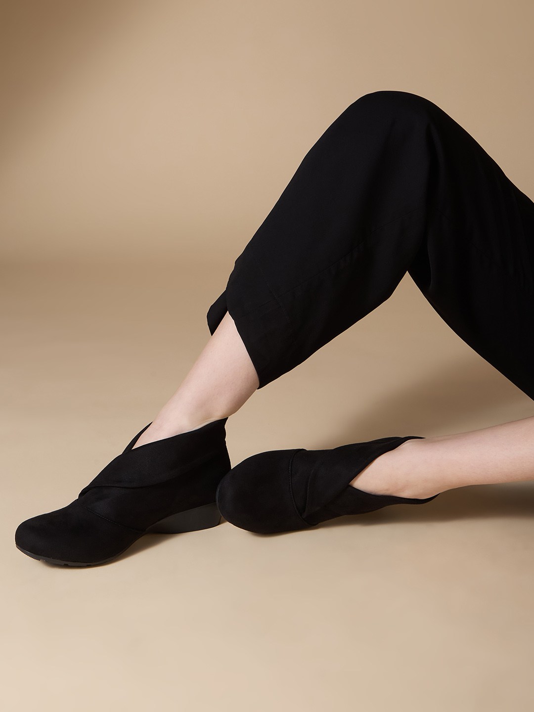 Women Black Wedge Heel Regular Boots