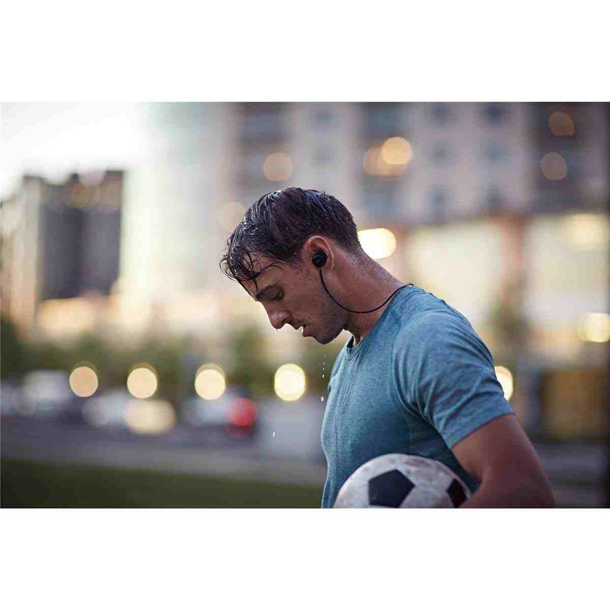 سماعات Bose SoundSport Pulse اللاسلكية داخل الأذن مع مستشعر معدل ضربات القلب باللون الأحمر 2
