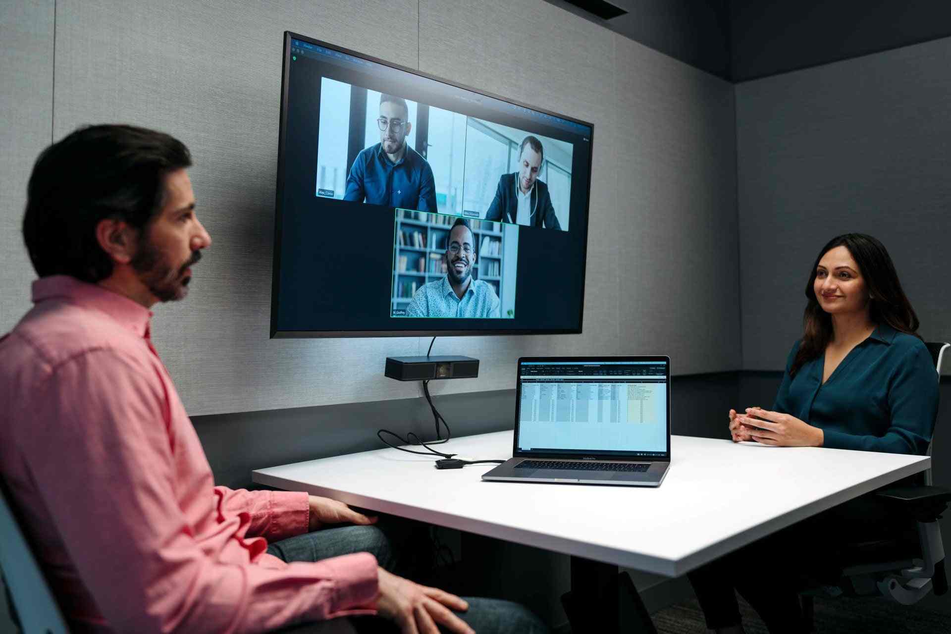 Bose Videobar VB-S All-in-One USB Video Conferencing Device for Huddle Rooms 2