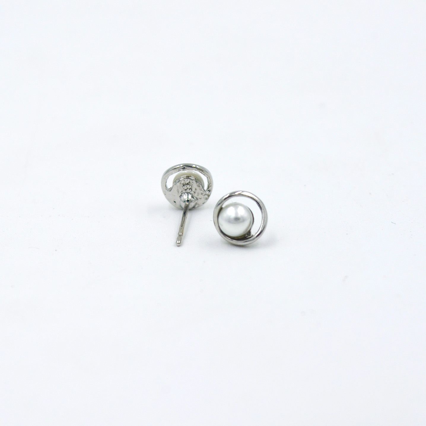 The Nila Silver Plated Set of 3 Combo Pearl Studs