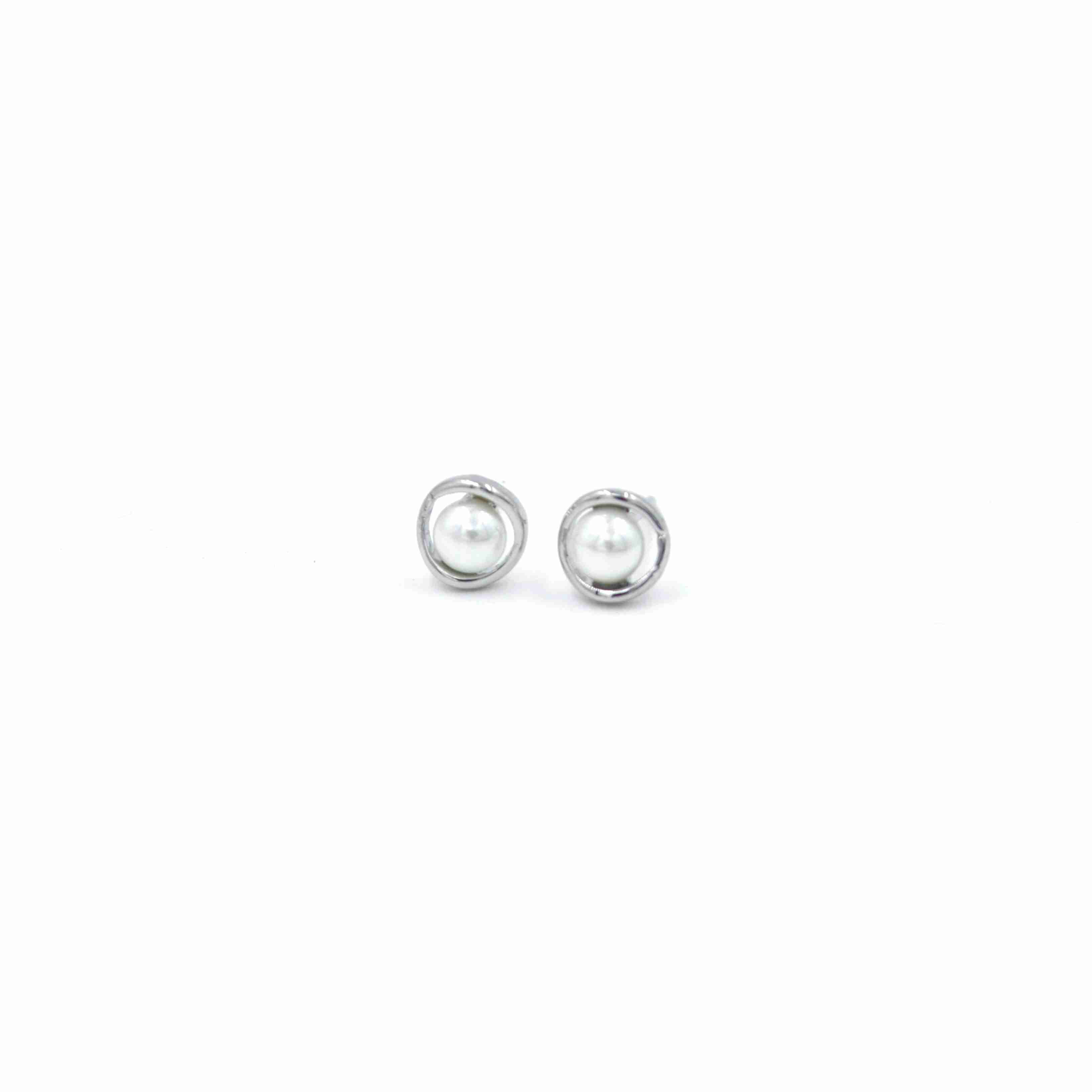 The Nila Silver Plated Set of 3 Combo Pearl Studs