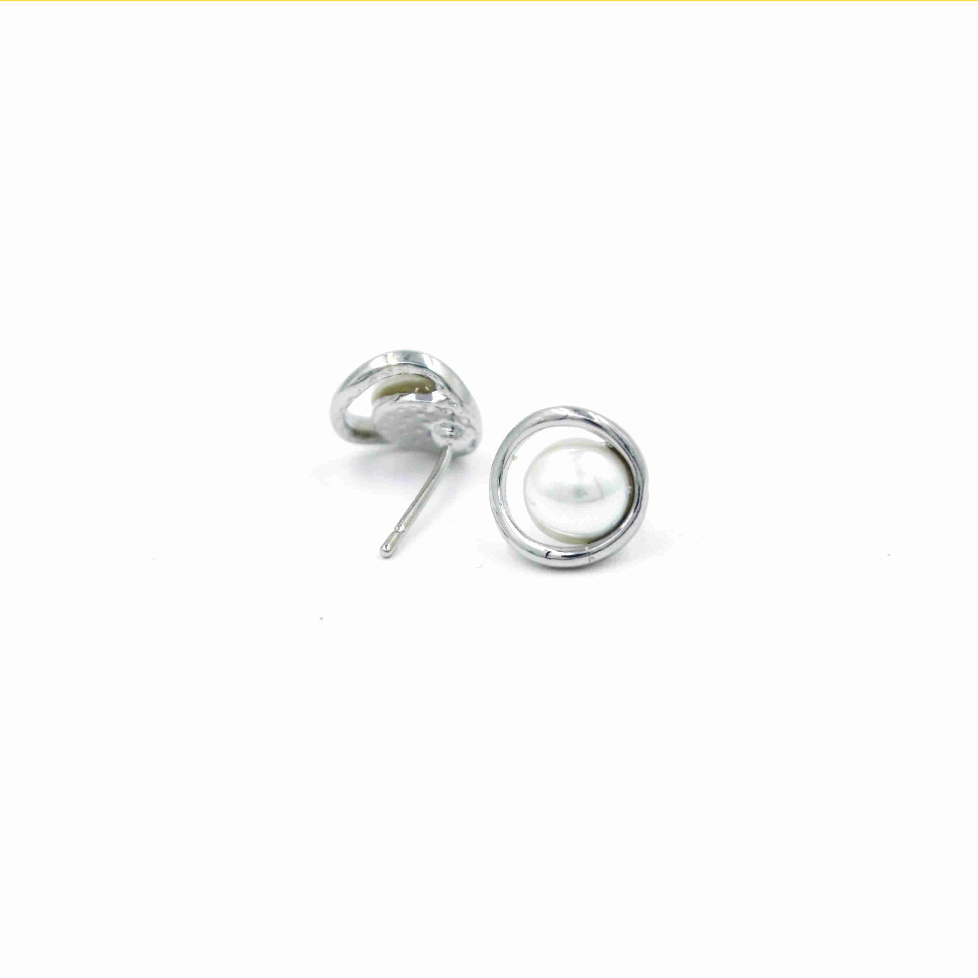 The Nila Silver Plated Set of 3 Combo Pearl Studs