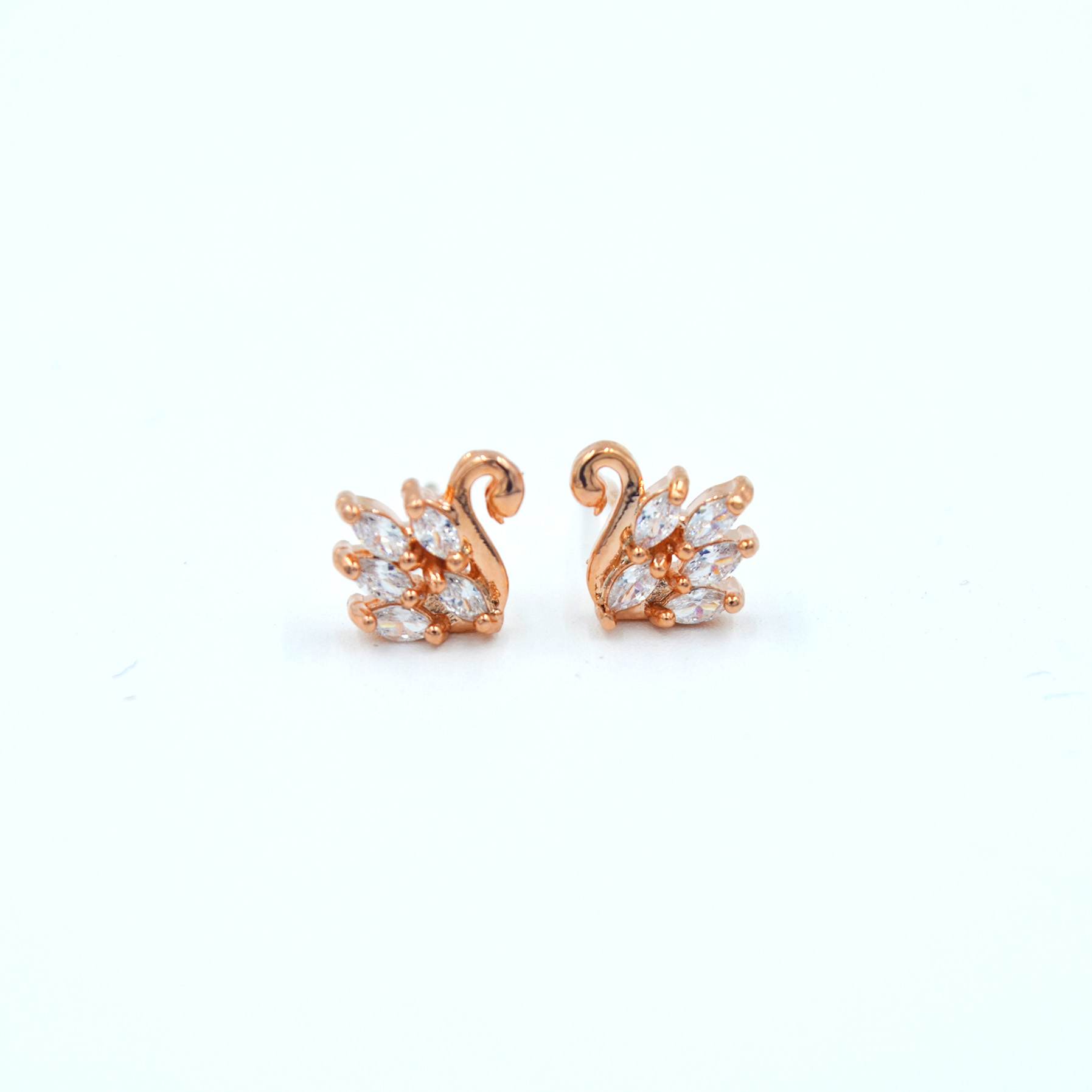 The Nila Rose Gold plated Swan Crystal Top with pearl Danglers