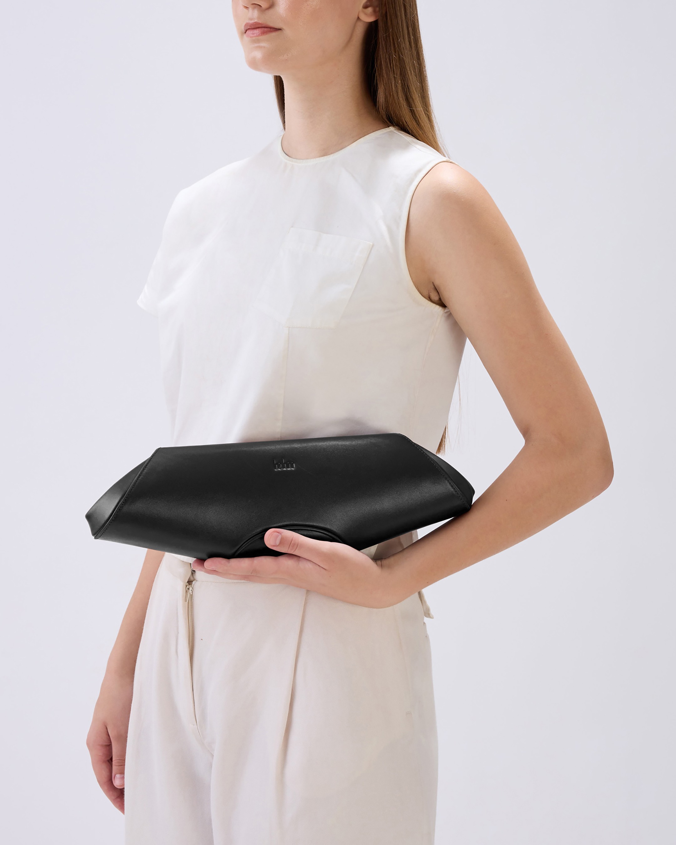 Elizabeth Baguette Clutch Nappa Black