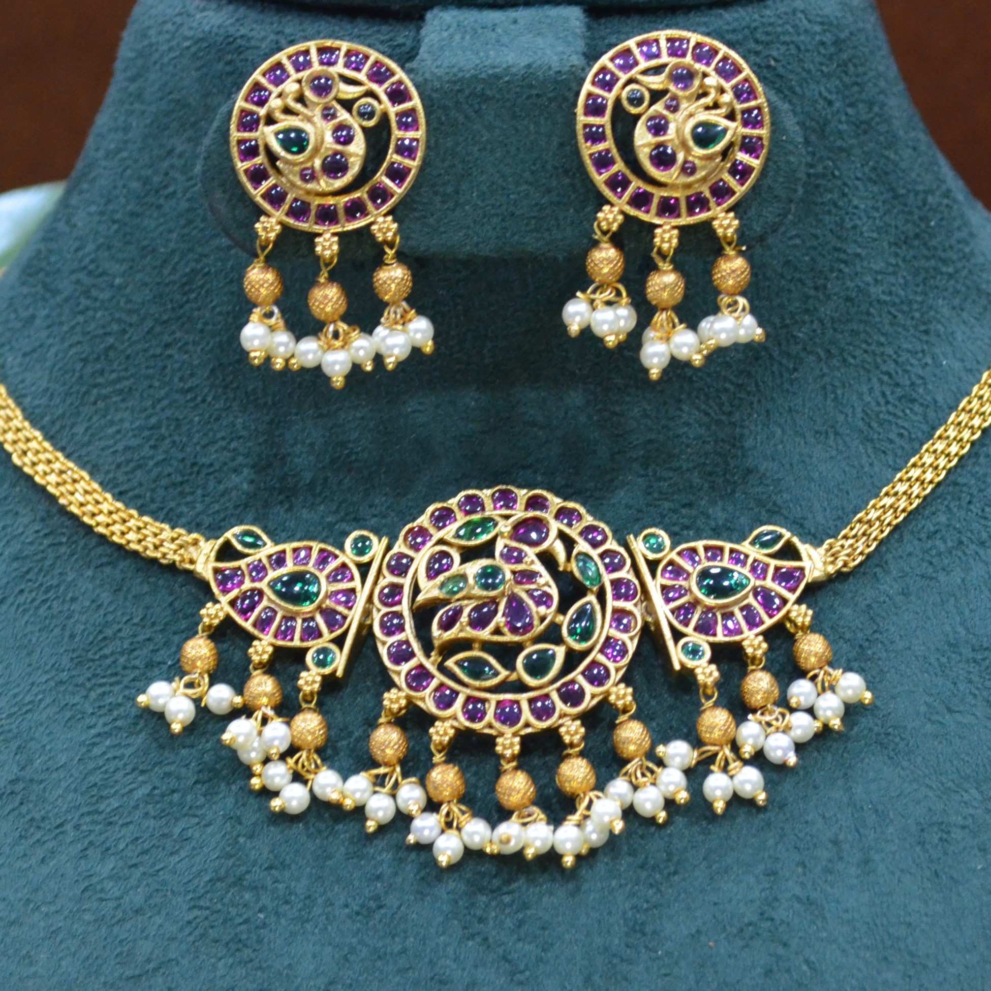The Nila Gold Plated Traditional Kundan Chocker with Earrings