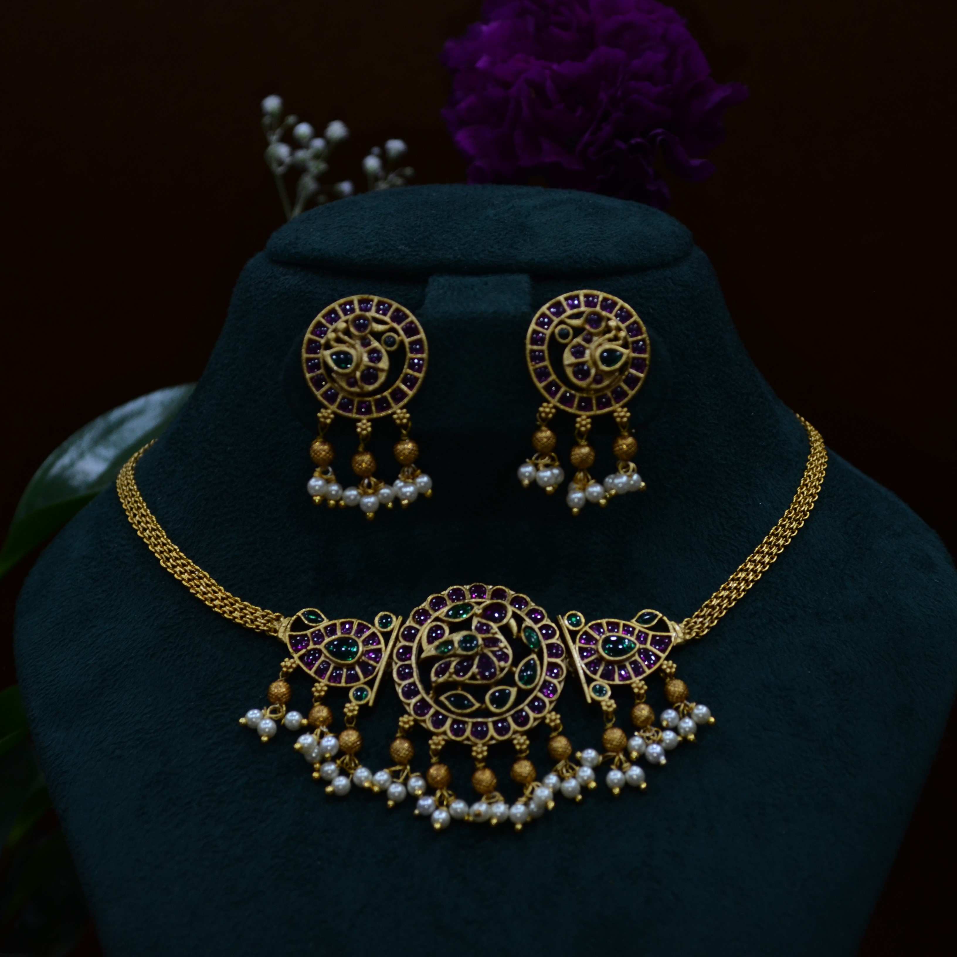 The Nila Gold Plated Traditional Kundan Chocker with Earrings