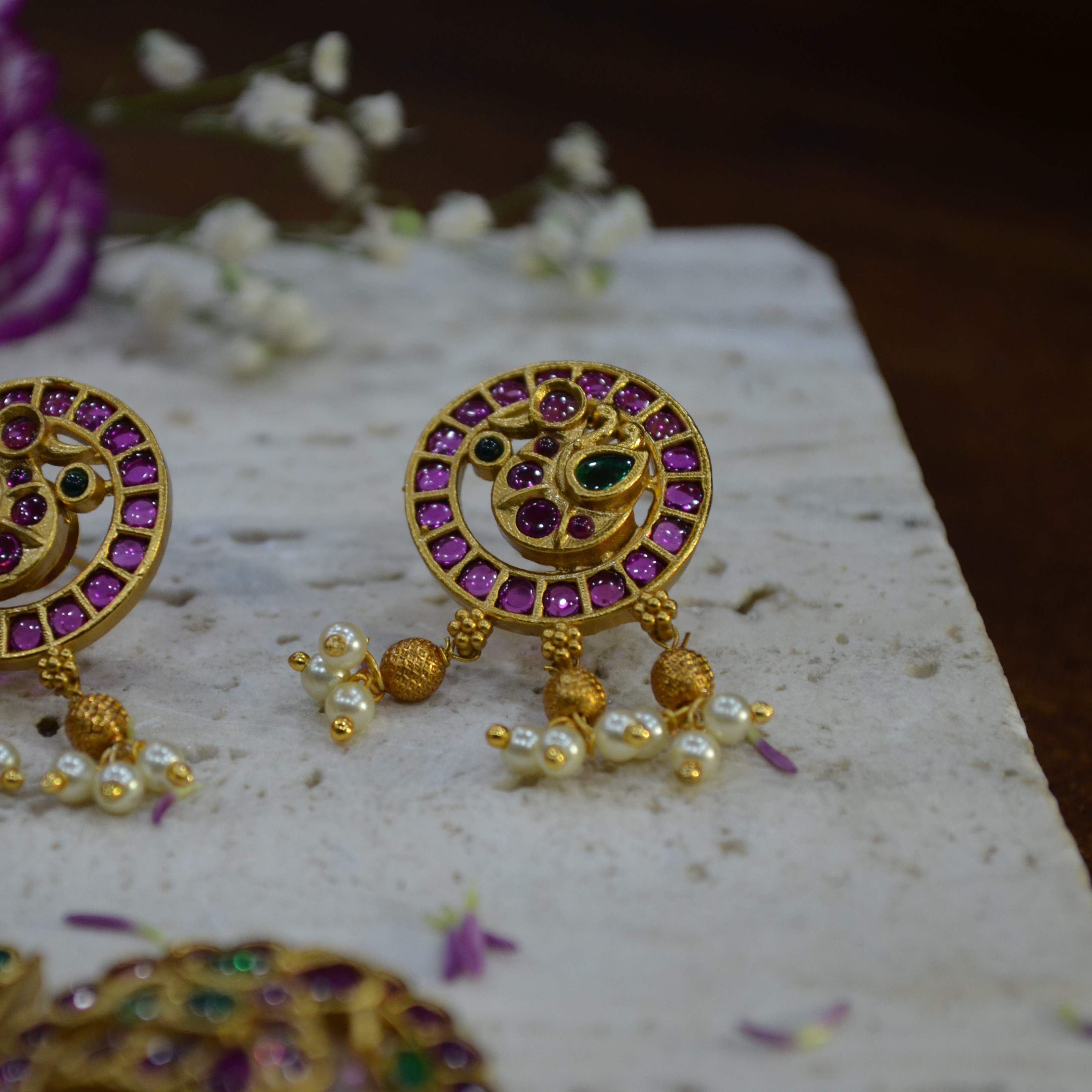 The Nila Gold Plated Traditional Kundan Chocker with Earrings