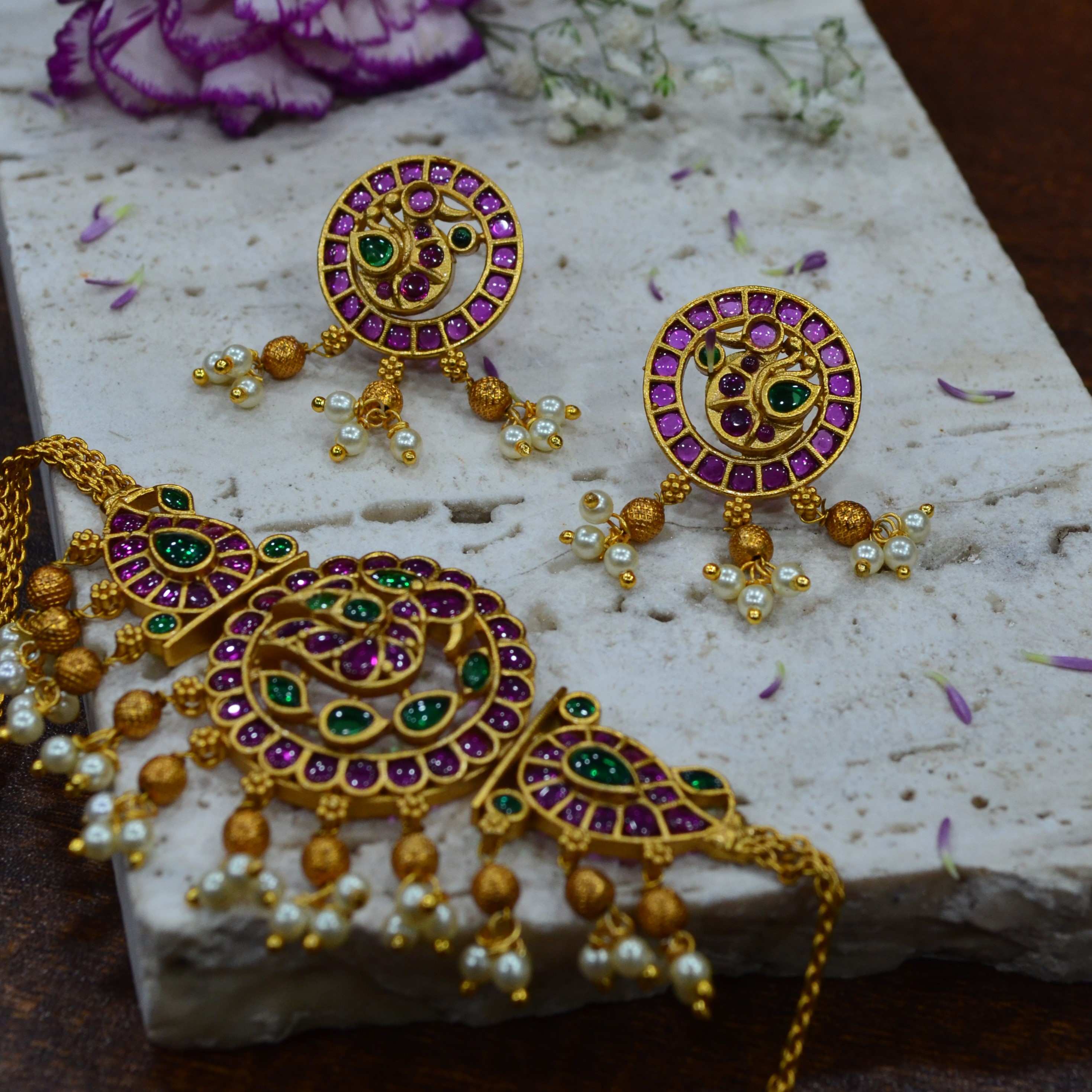 The Nila Gold Plated Traditional Kundan Chocker with Earrings