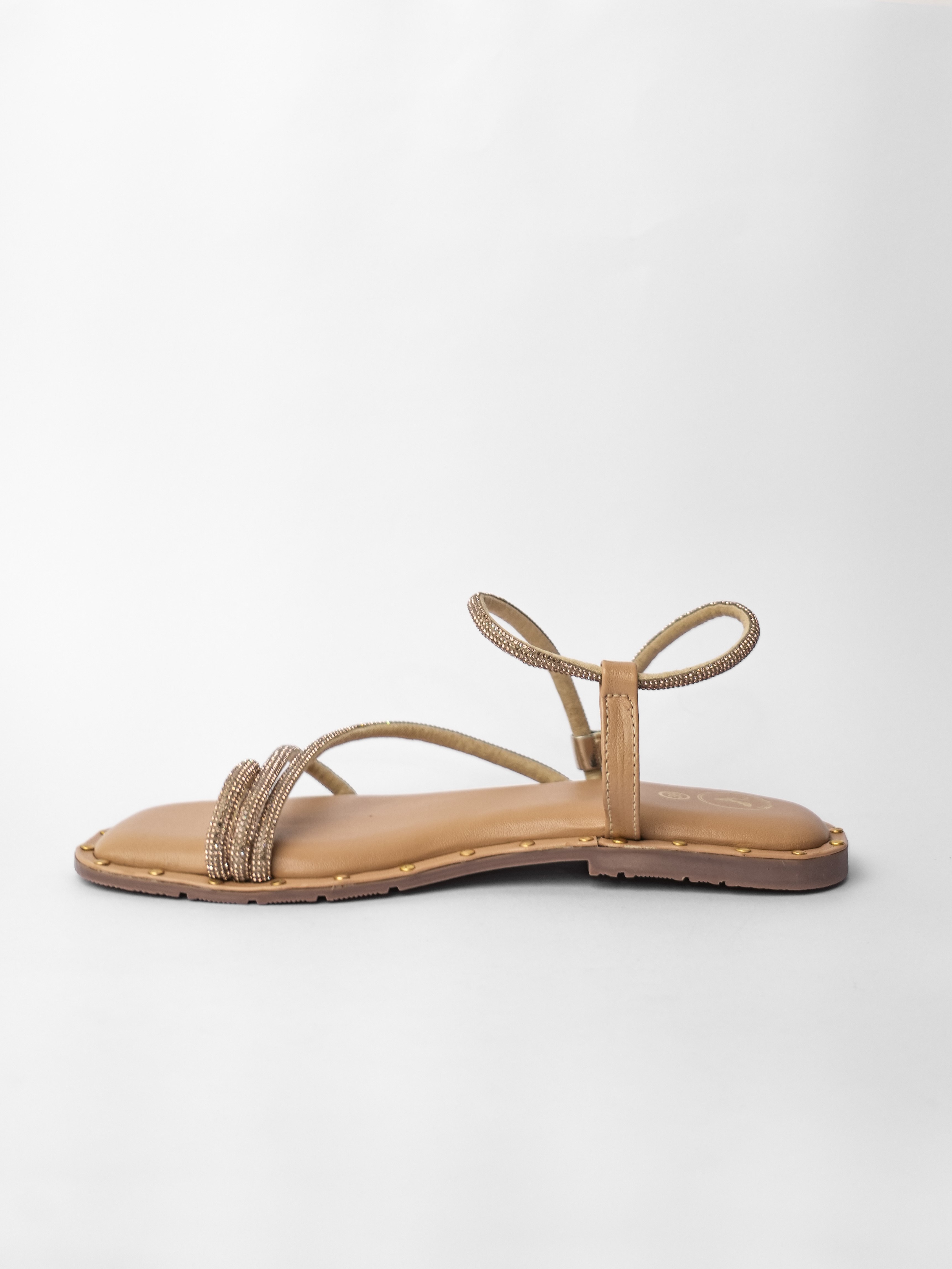 MALAIKA STUDS FLATS