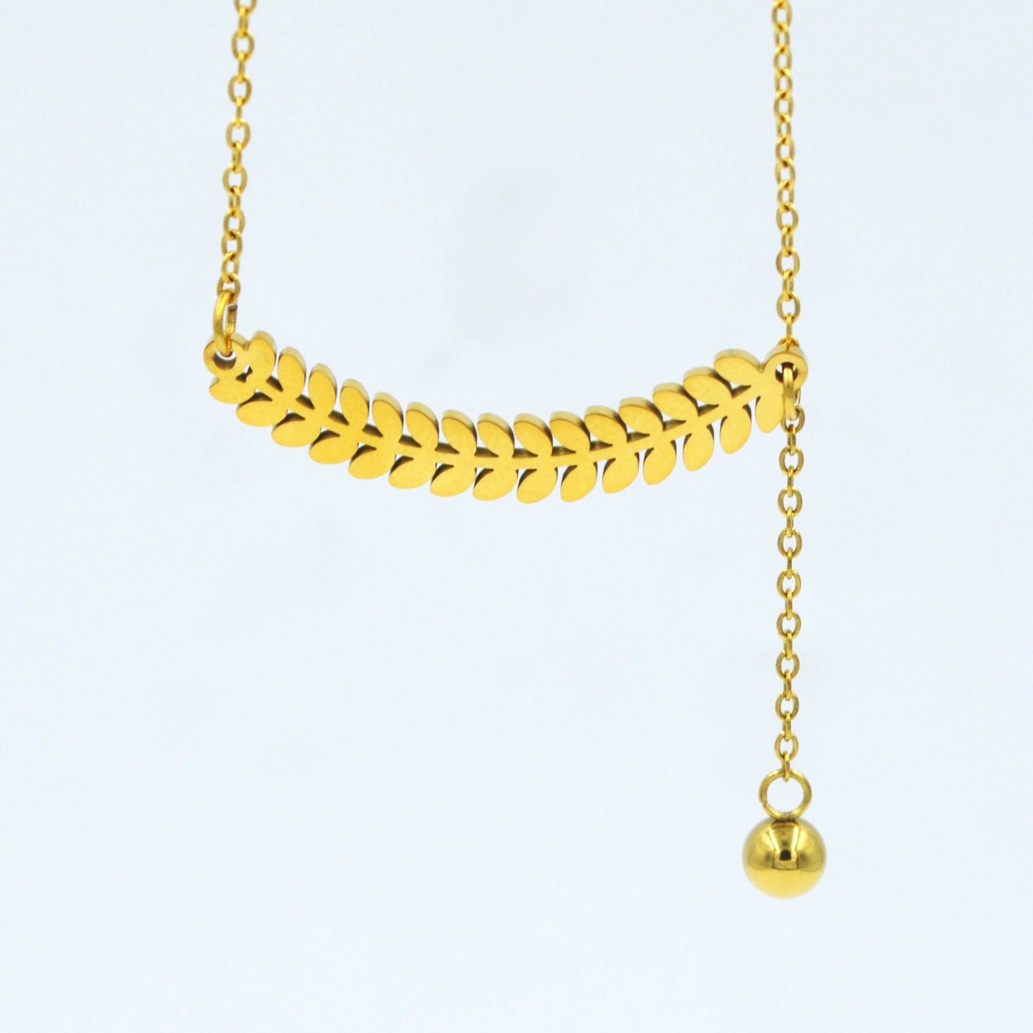 The Nila Gold Plated Lariat Pendant Chain