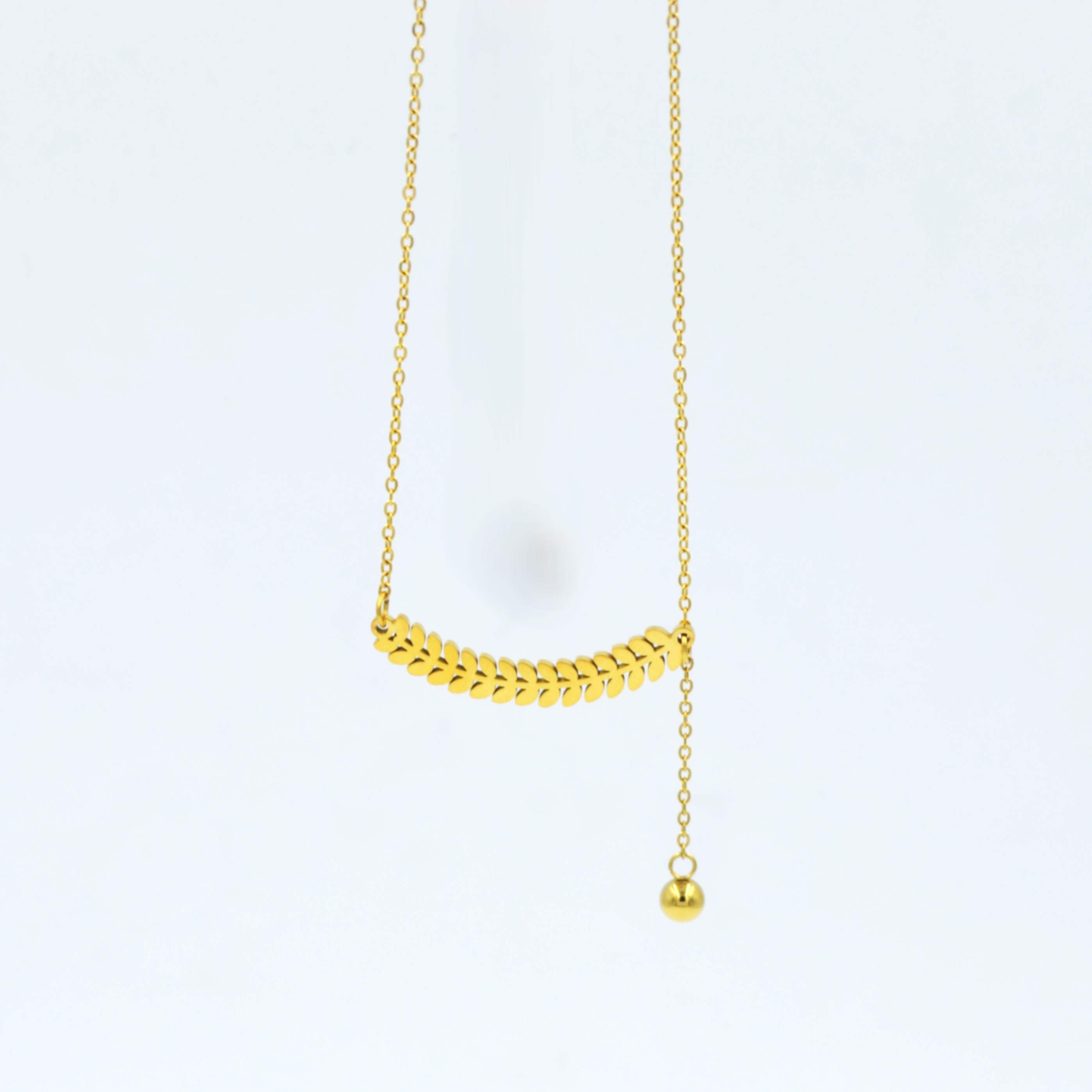 The Nila Gold Plated Lariat Pendant Chain