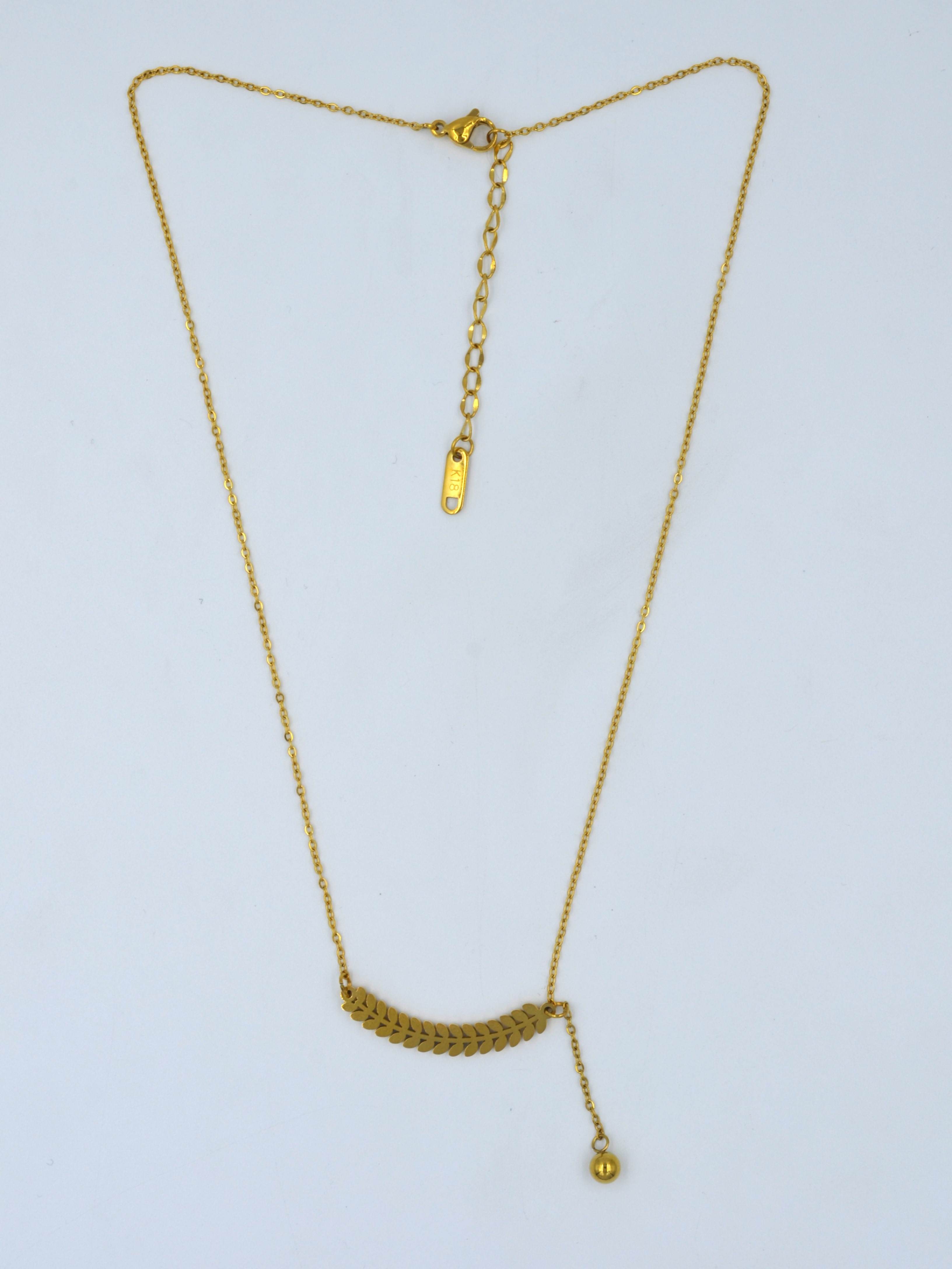 The Nila Gold Plated Lariat Pendant Chain