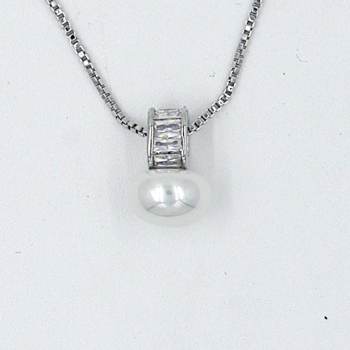 The Nila Silver Plated Pearl Pendant with Chain