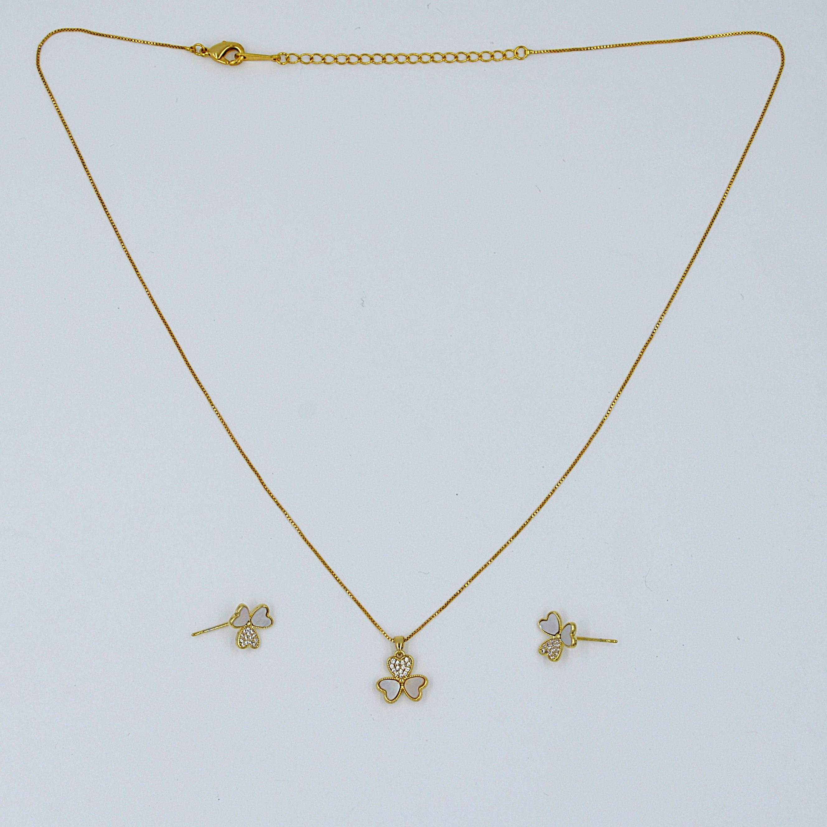 The Nila Gold plated Floral pendant chain with Stud earrings