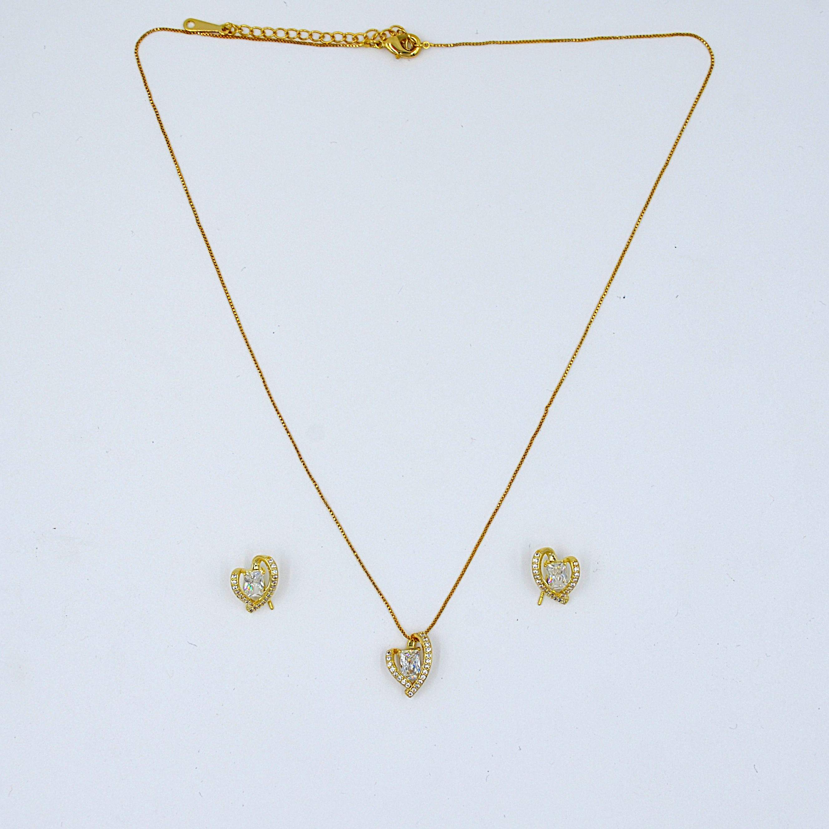 The Nila Gold plated Designer Pendant Chain with Stud earrings