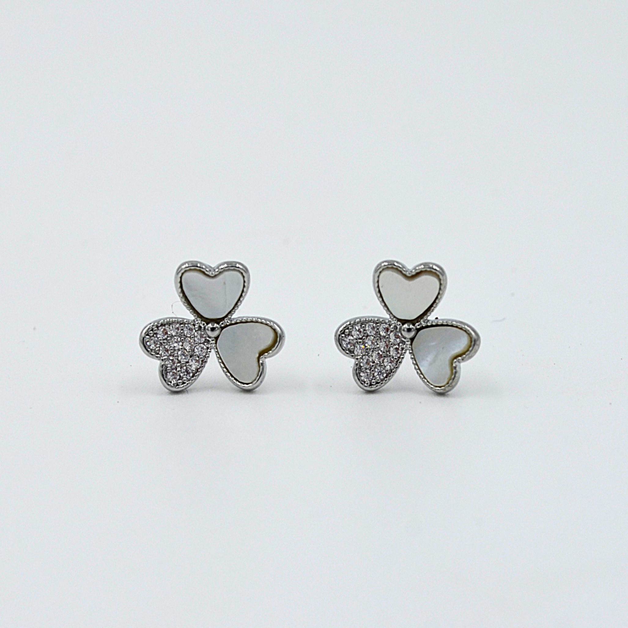 The Nila Silver plated Floral pendant chain with Stud earrings