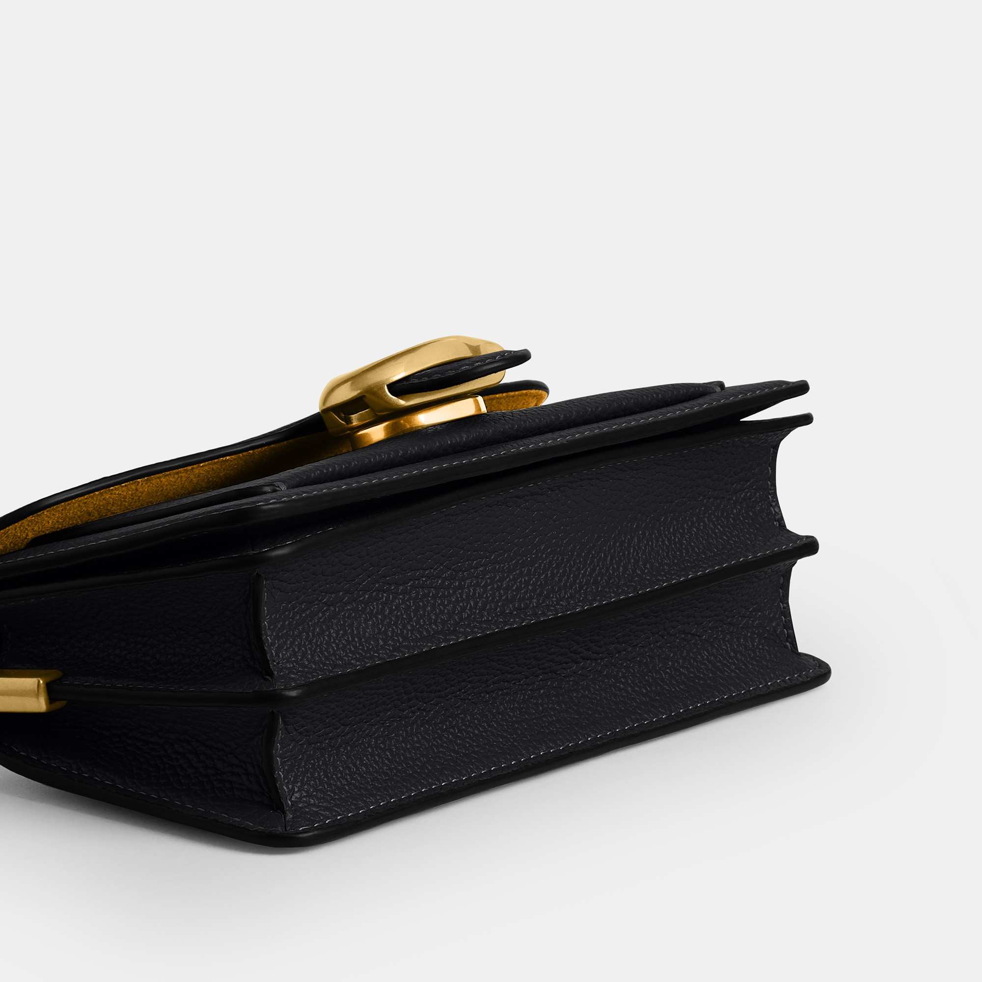 Tabby Shoulder Bag 20