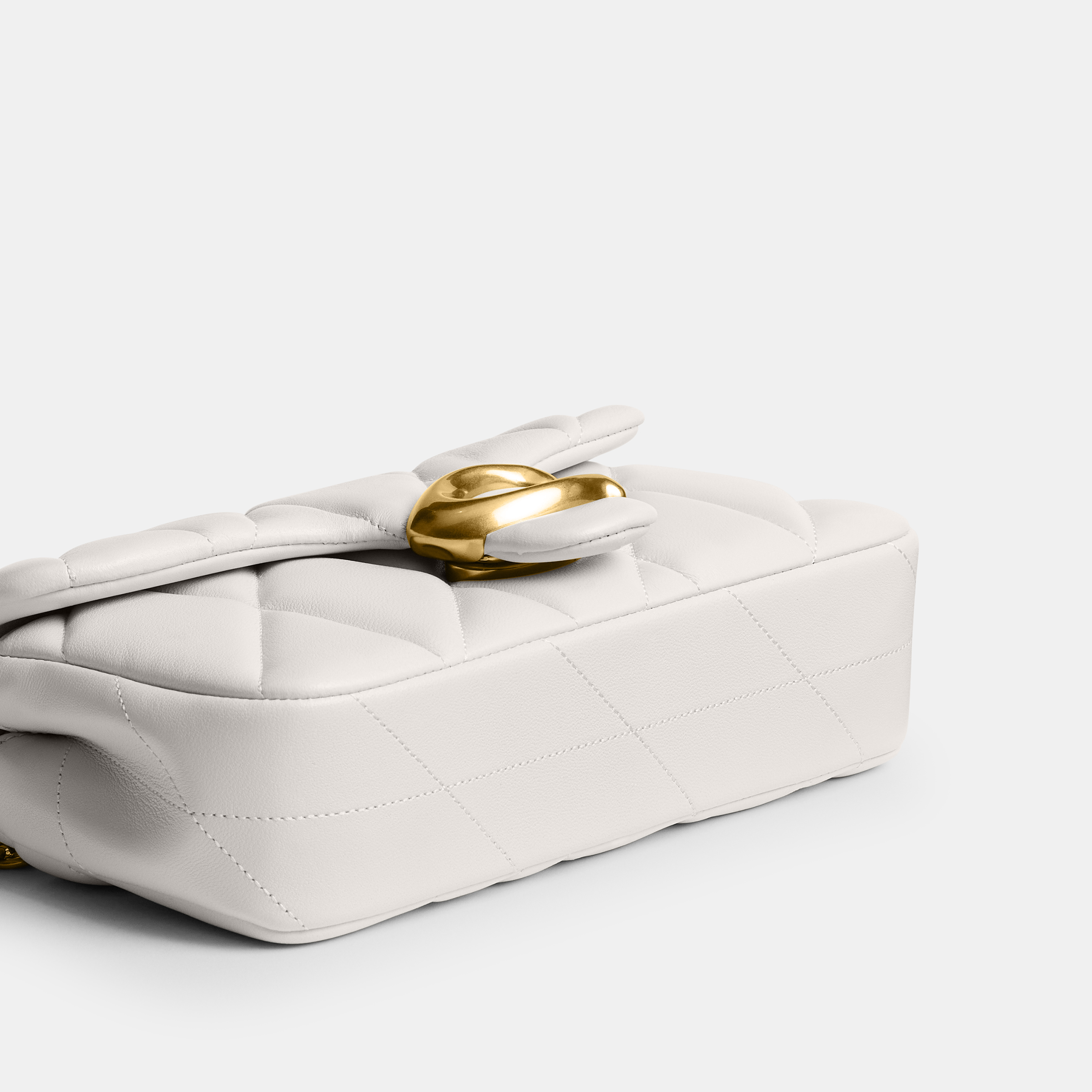 Tabby Chain Crossbody Bag 19 With Quilting