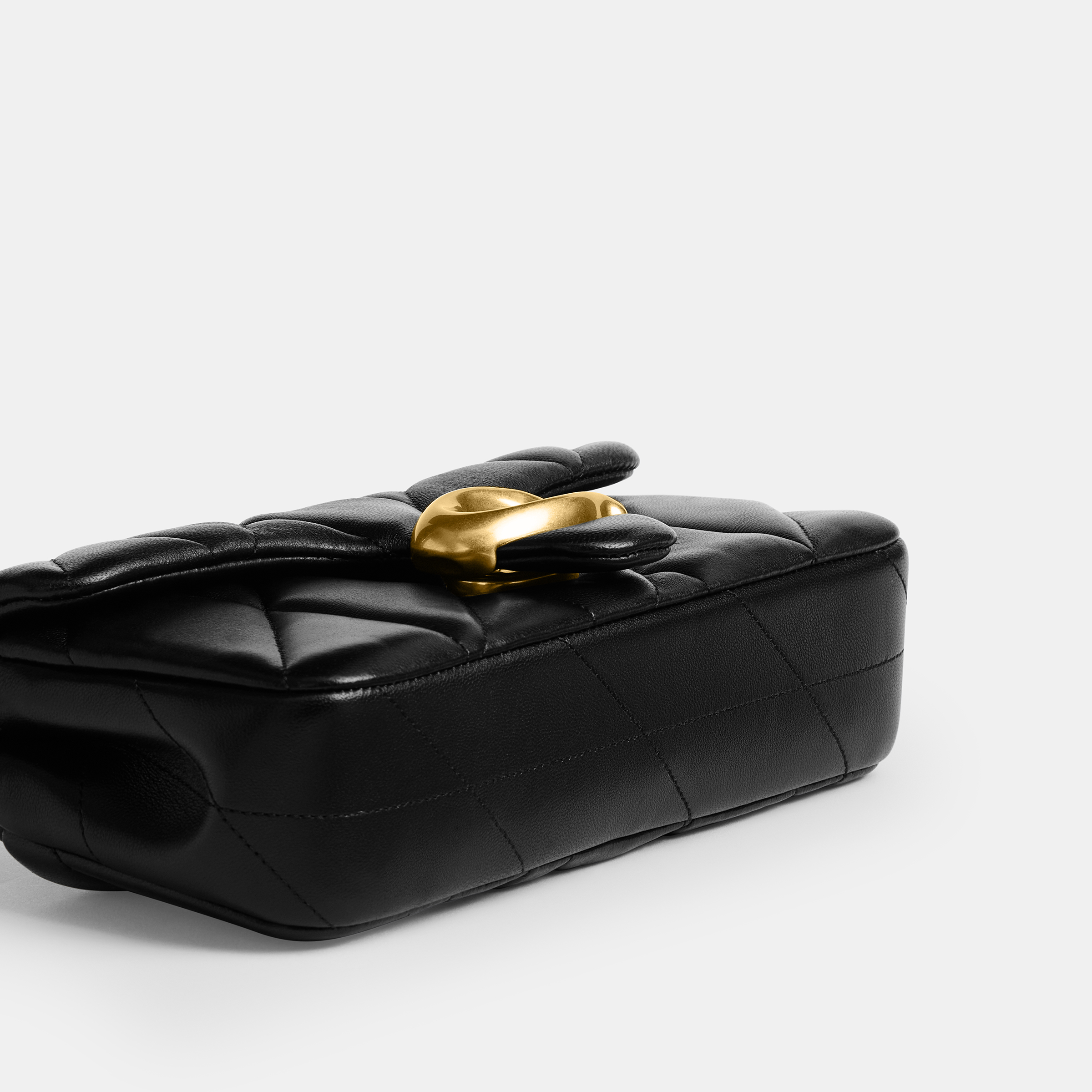 Tabby Chain Crossbody Bag 19 With Quilting