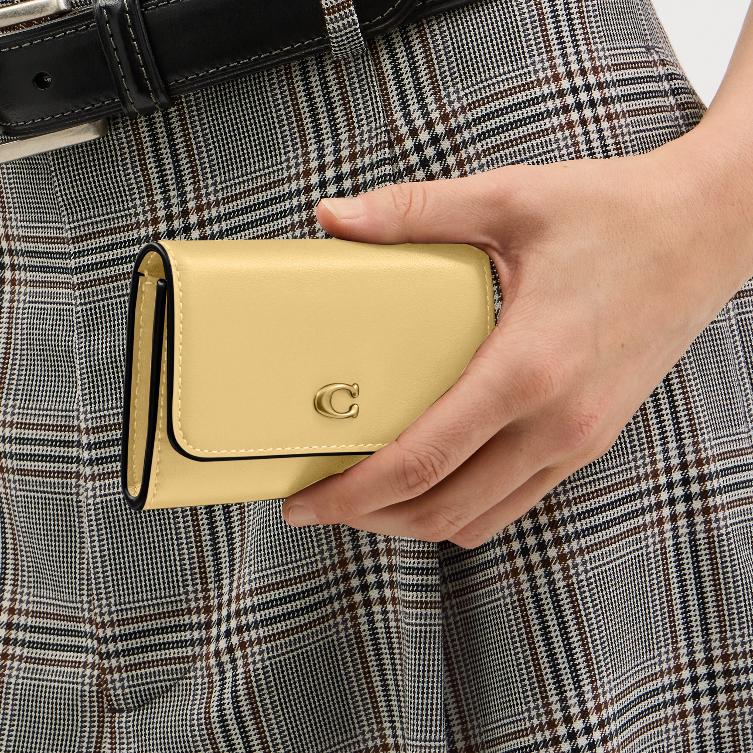 Essential Flap Card Case