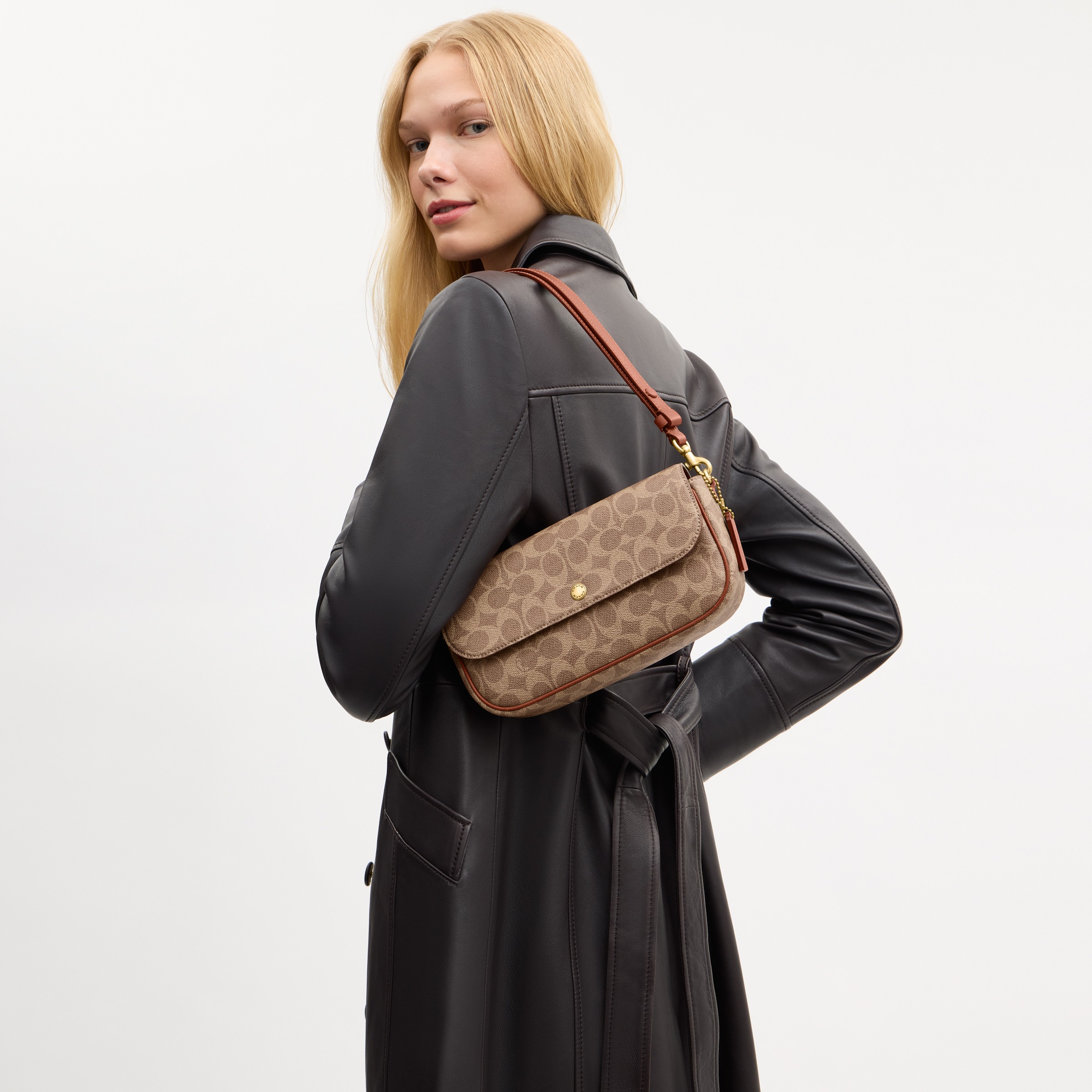 Brook Flap Chain Bag In Signature