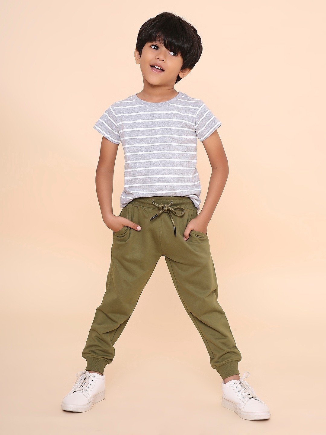 Boys Solid Sweatpant-Olive