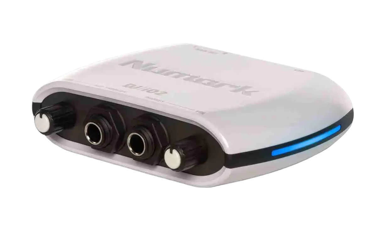 واجهة صوت DJ عبر USB من Numark طراز DJ Io 2 مع مدخل ميكروفون