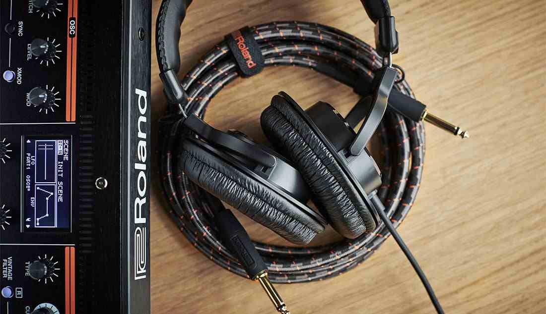 Roland RH-200 Closed-Back Studio Monitor Headphones, Black 3
