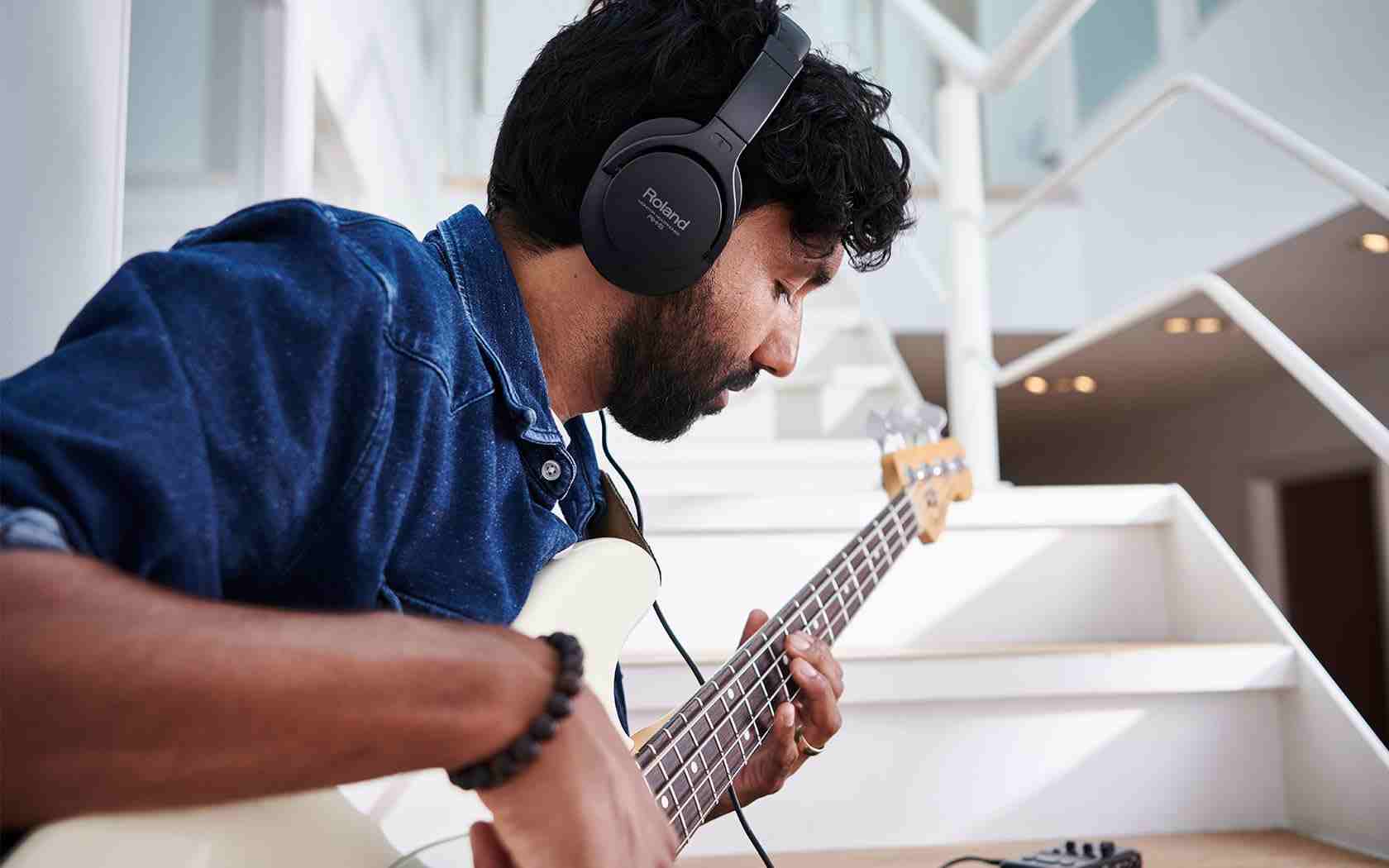 Roland RH-5 Wired Over-Ear Closed-Back Monitor Headphones for Studio and Practice 5
